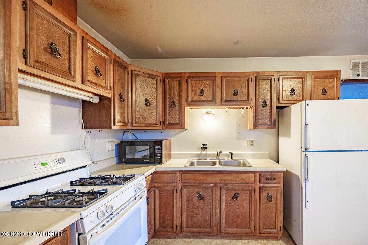 22982 W Tuxedo Avenue Property Photo 14