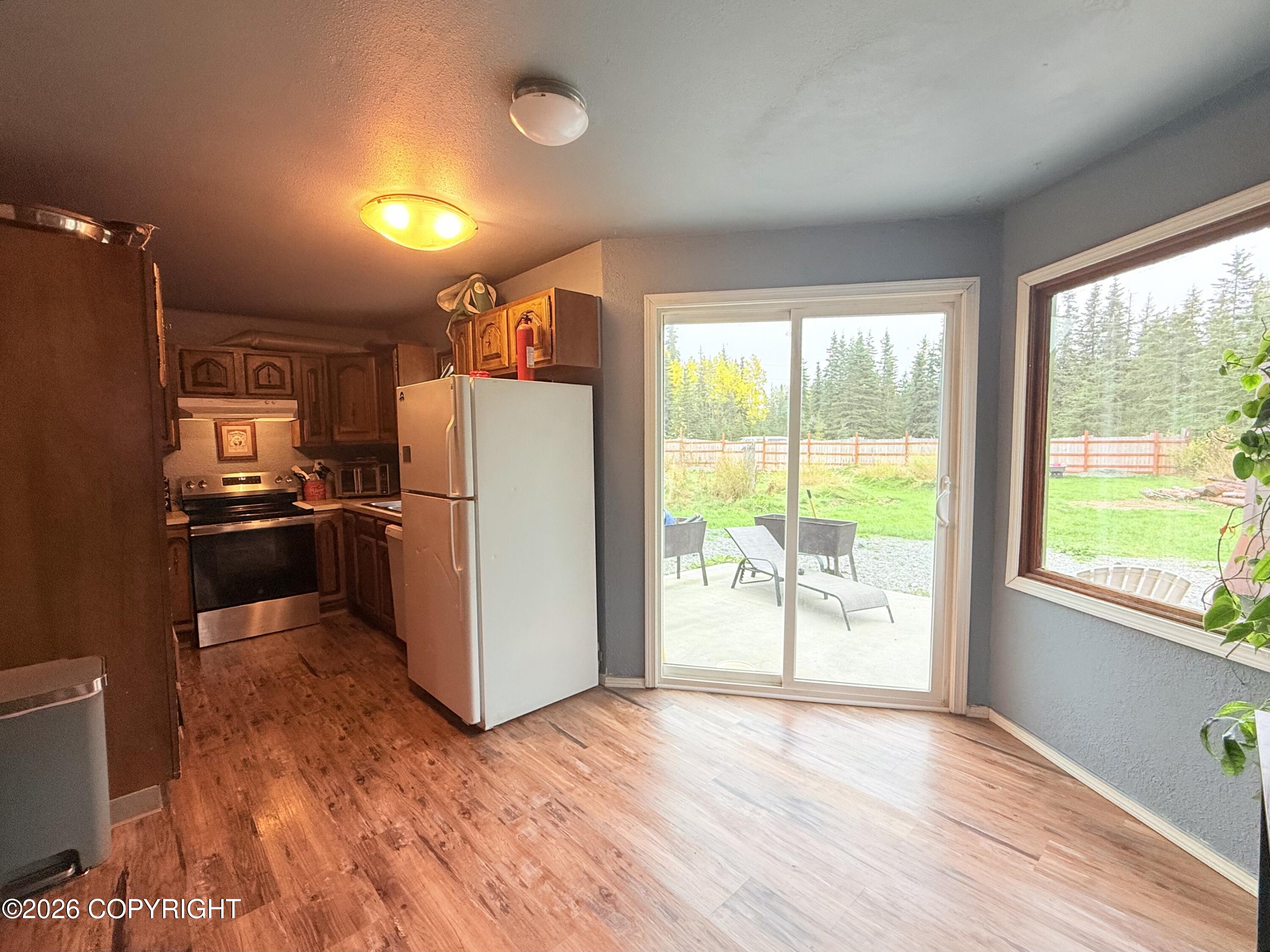 48205 E Center Avenue Property Photo 6