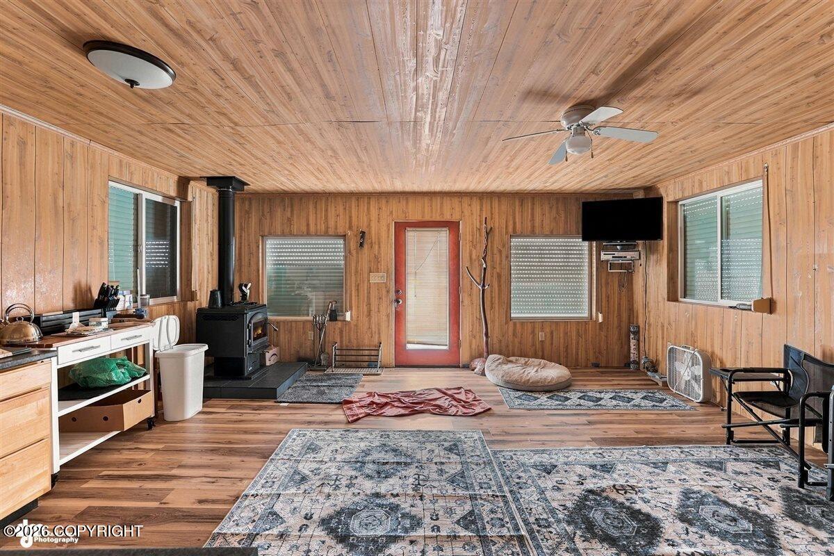 48324 S Brown Bear Road Property Photo 3