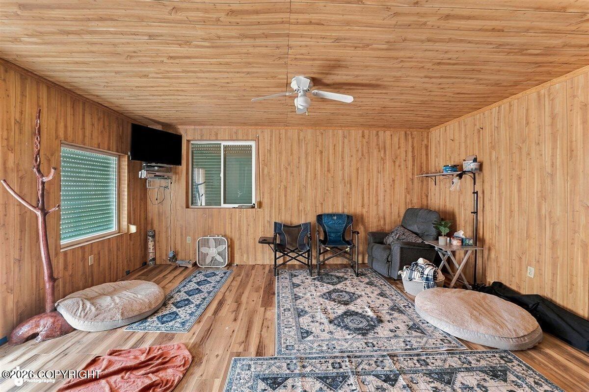 48324 S Brown Bear Road Property Photo 5