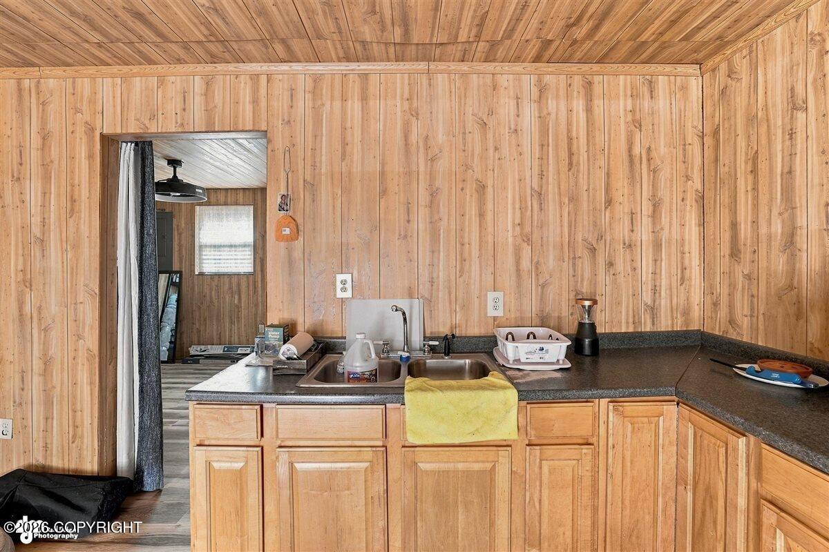 48324 S Brown Bear Road Property Photo 7