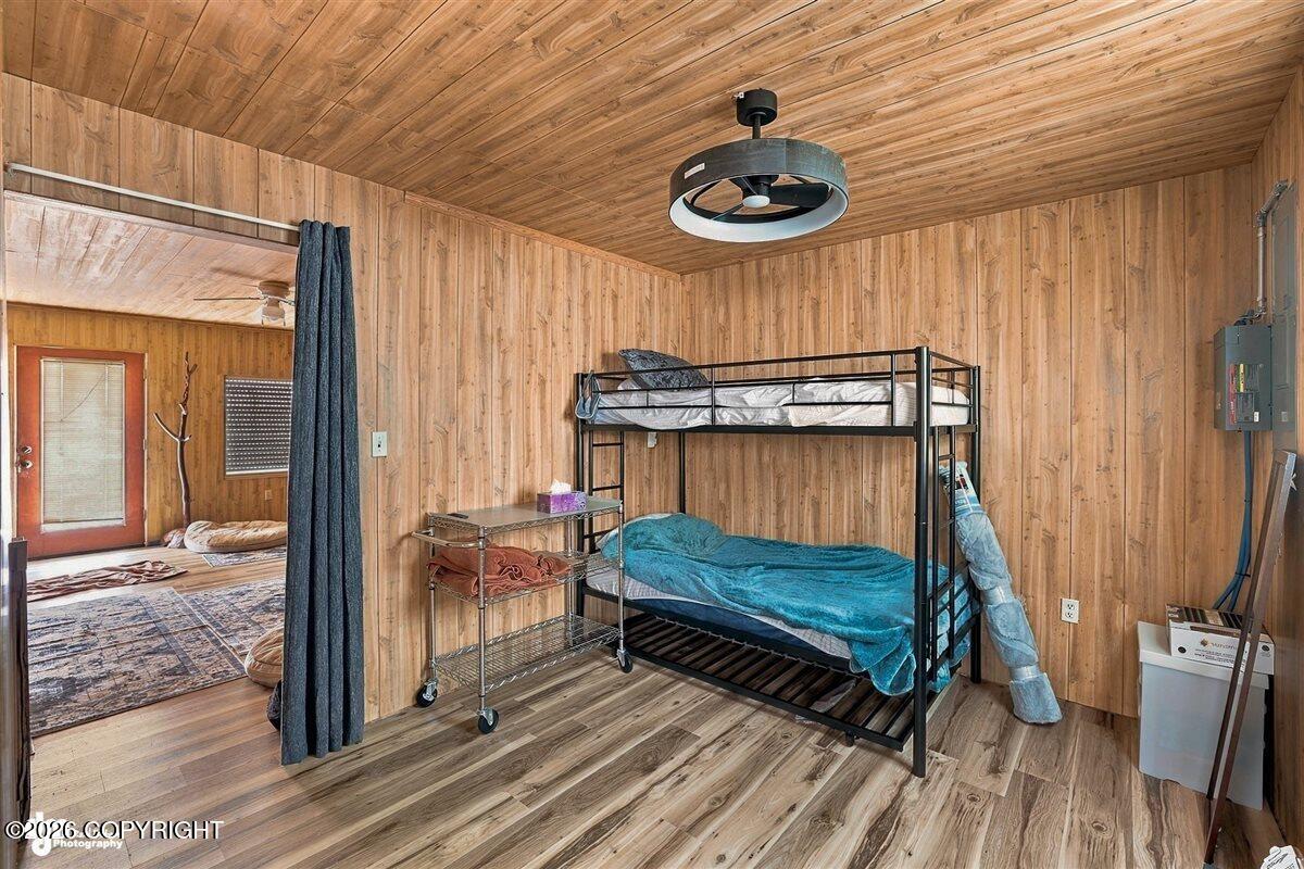 48324 S Brown Bear Road Property Photo 9