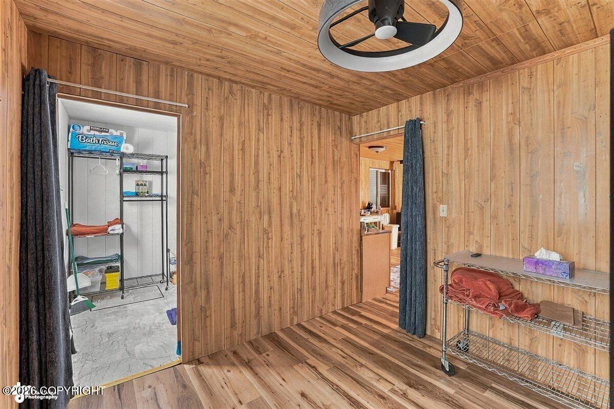 48324 S Brown Bear Road Property Photo 10