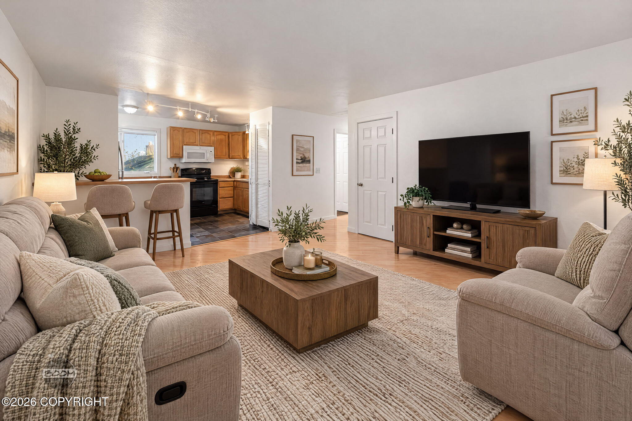 329 E 14th Avenue 4 Property Photo 3