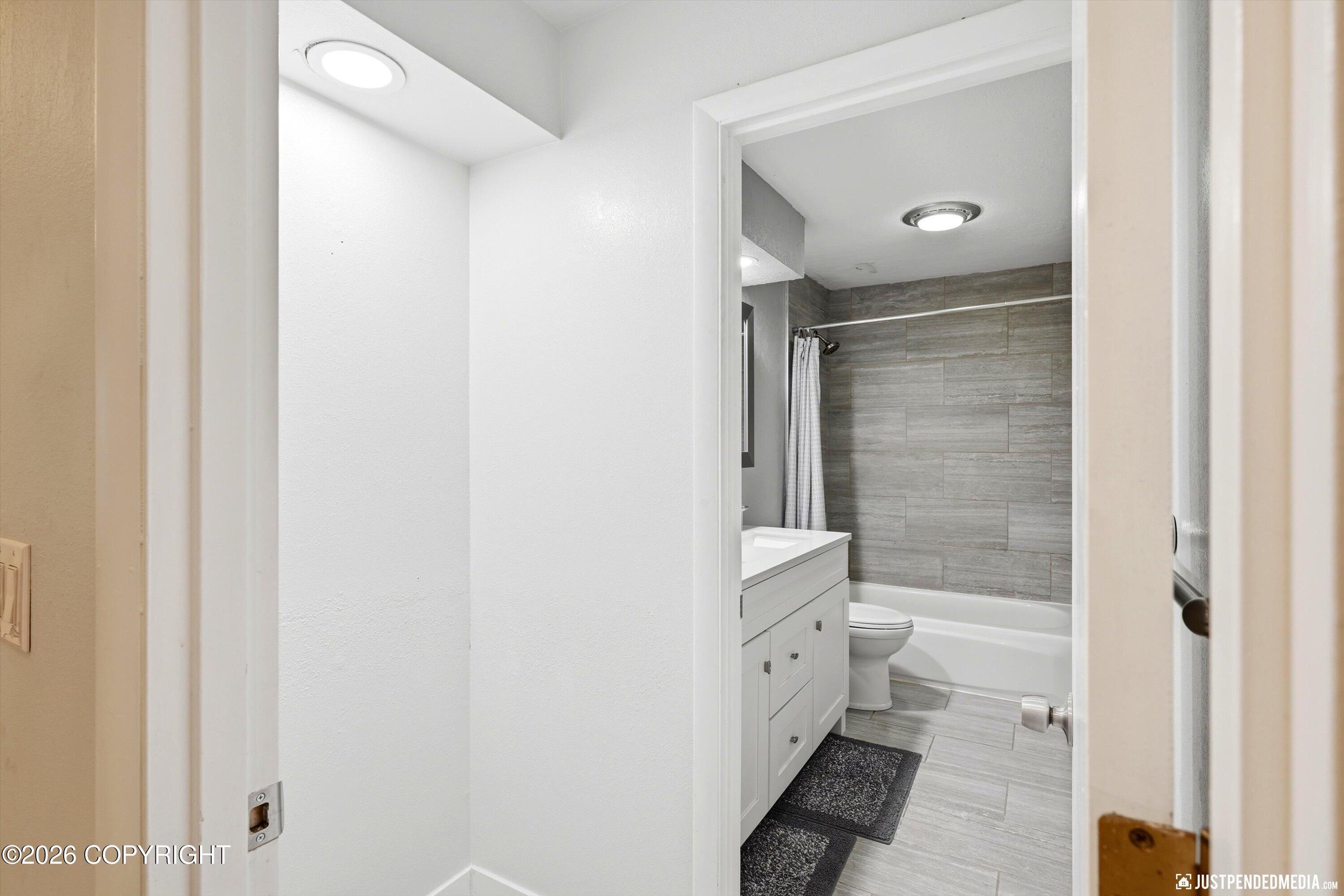 4840 Bryn Mawr Court #1 Property Photo 15