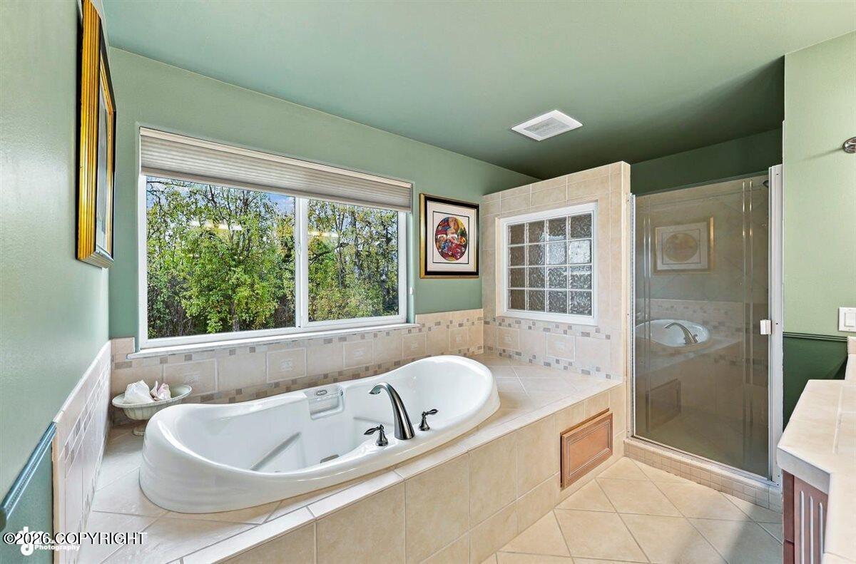 40248 Arrowhead Avenue Property Photo 5