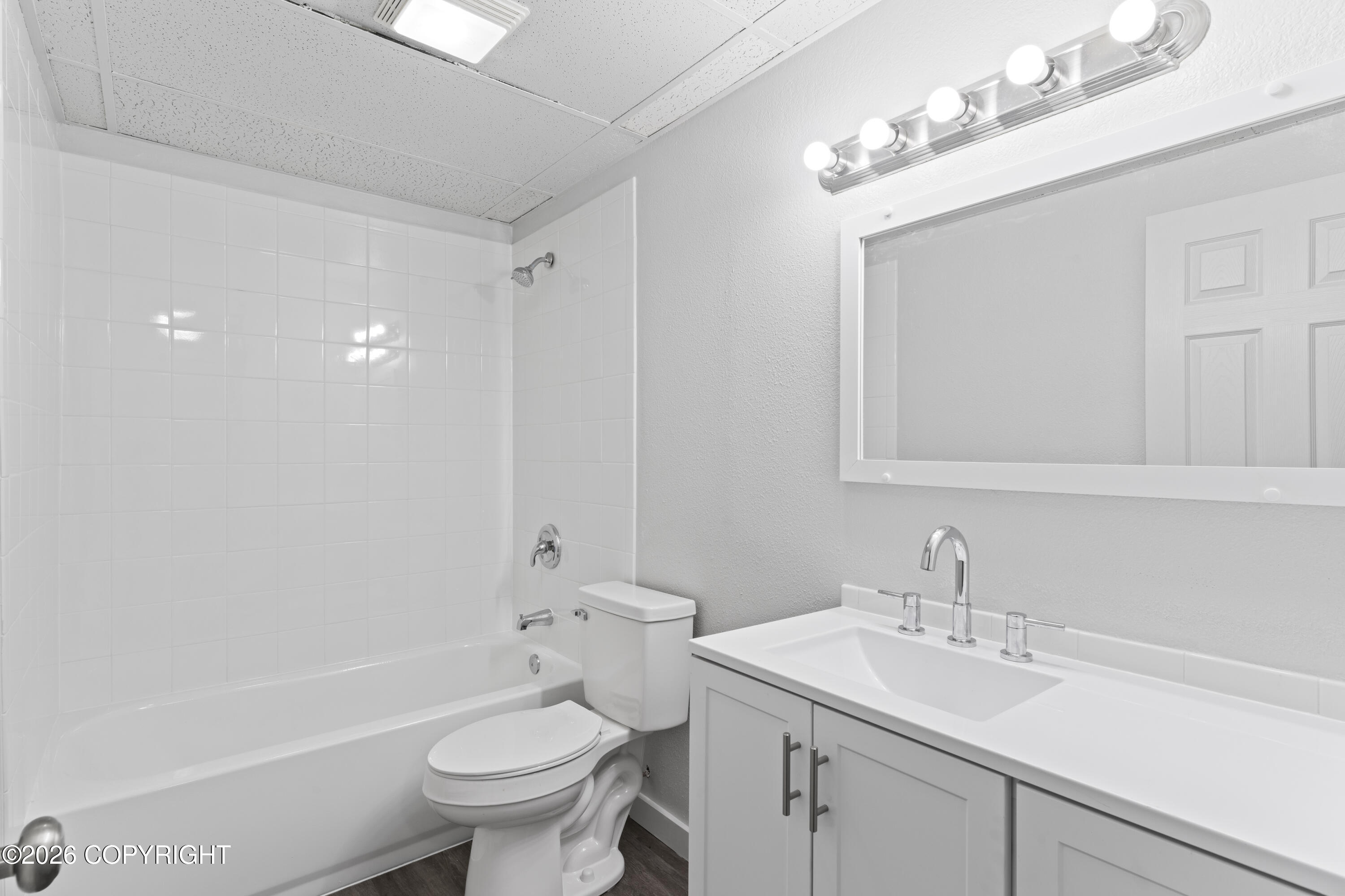 406 Camelot Drive #4 Property Photo 9