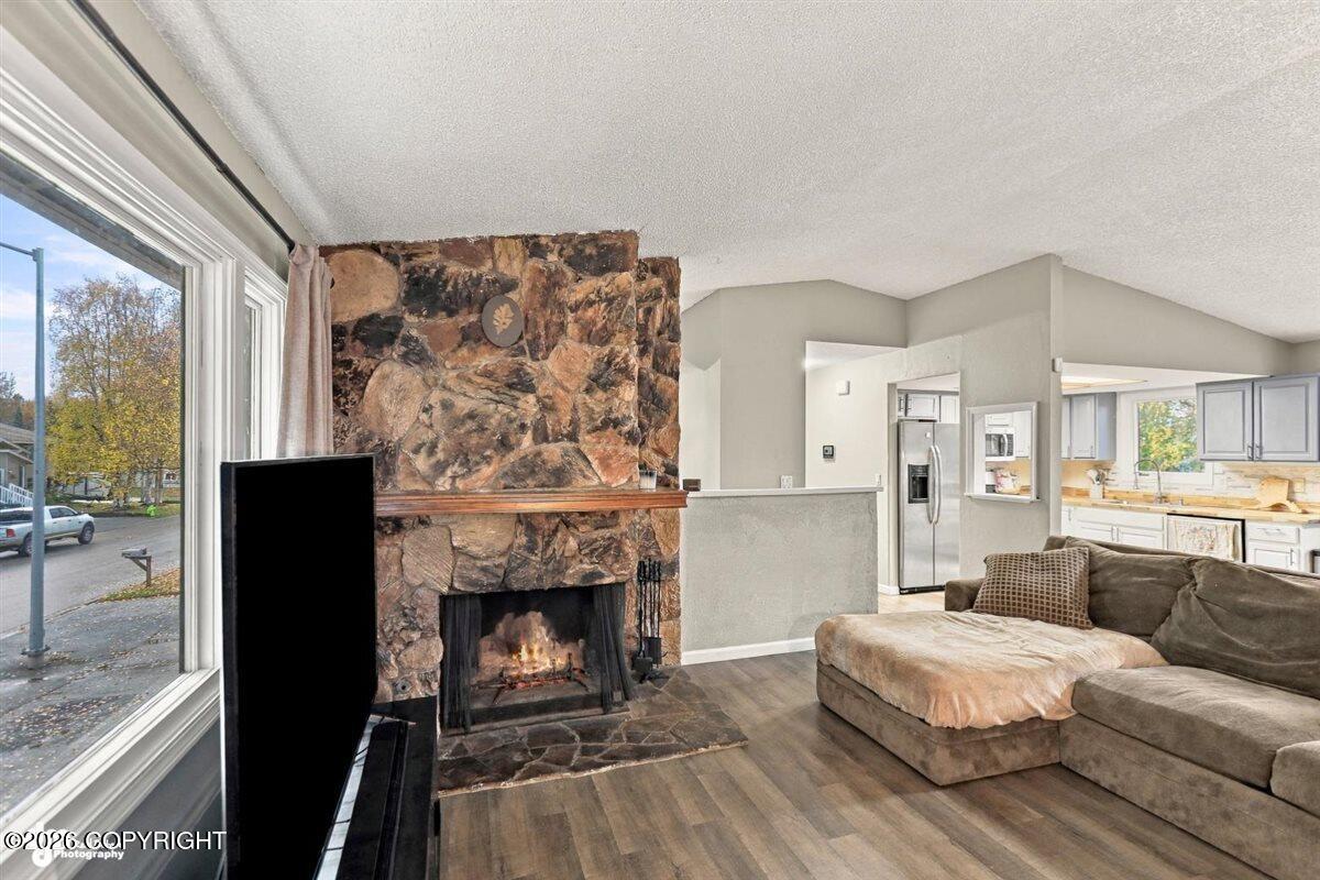 7010 Burlwood Drive Property Photo 3