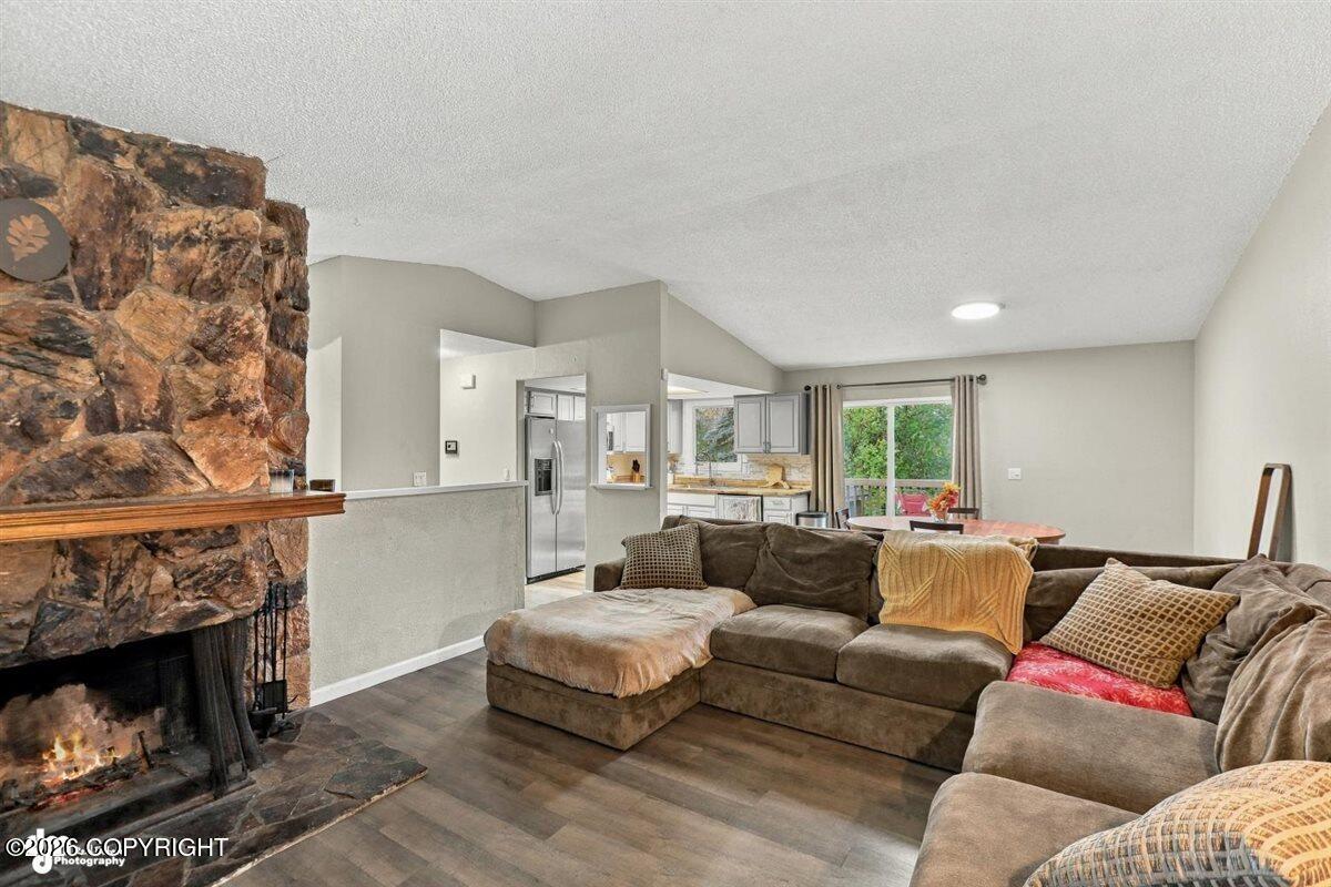 7010 Burlwood Drive Property Photo 5