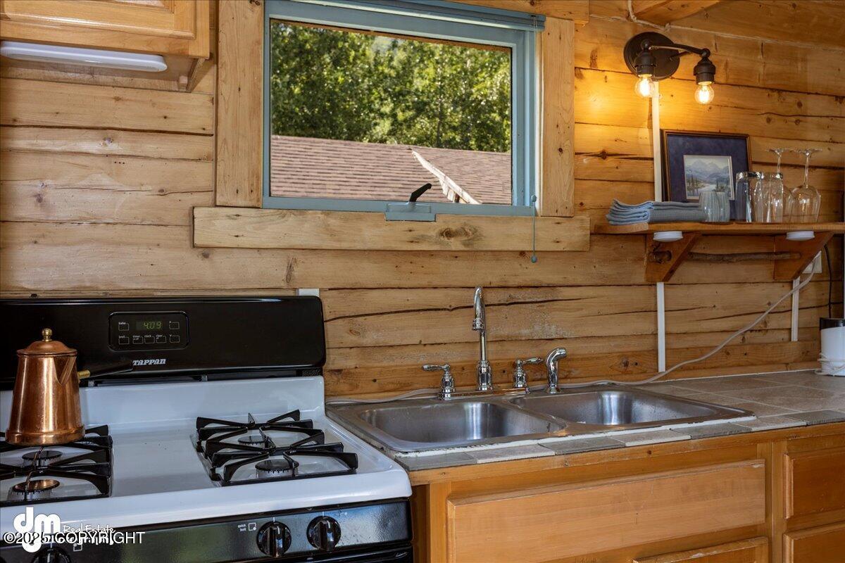 10442 S Dock Circle Property Photo 9