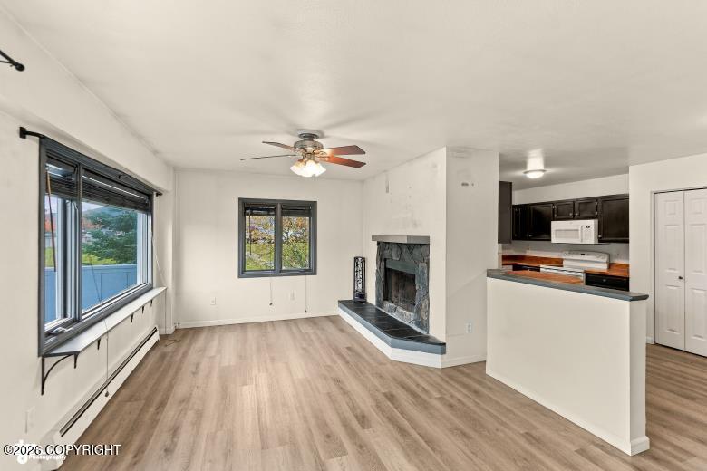 831 Merlin Loop #c1 Property Photo 4