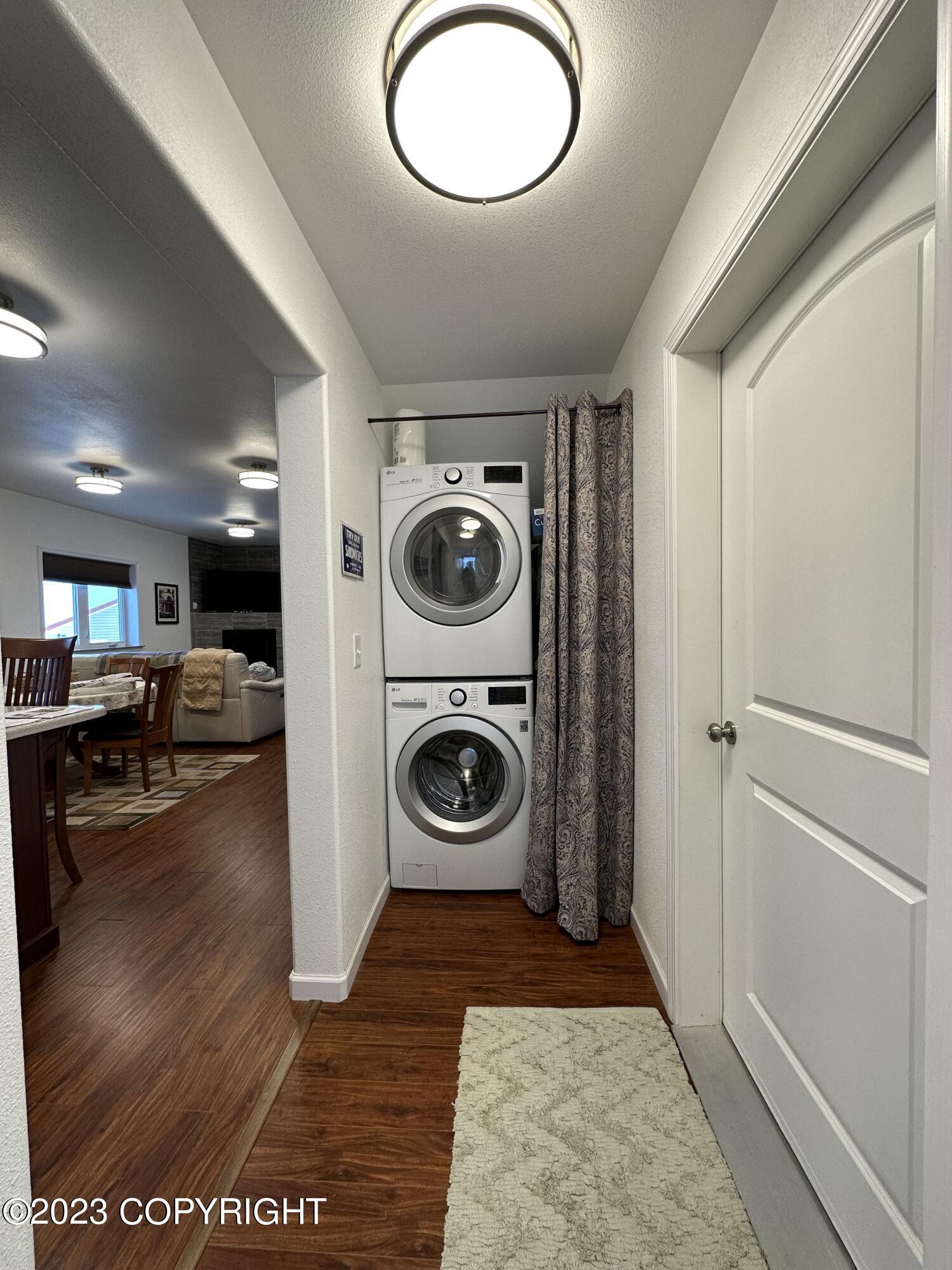 5436 Paul John Street Property Photo 14