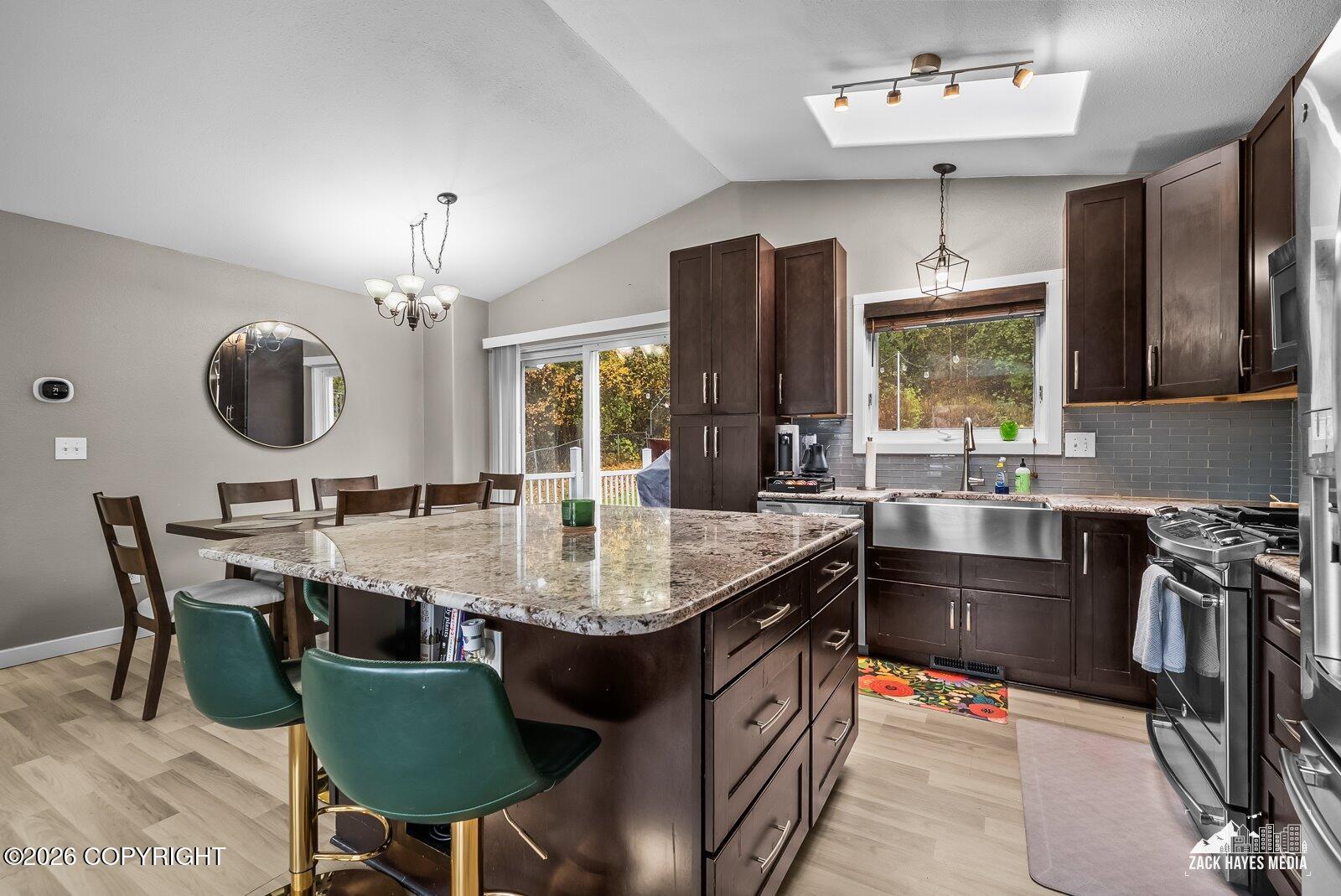 8013 Parkridge Circle Property Photo 12