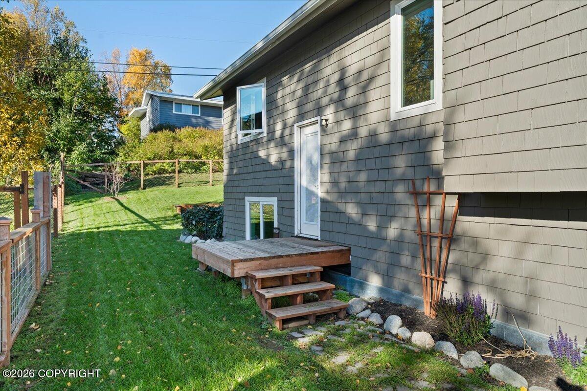 456 N Alaska Street Property Photo 28