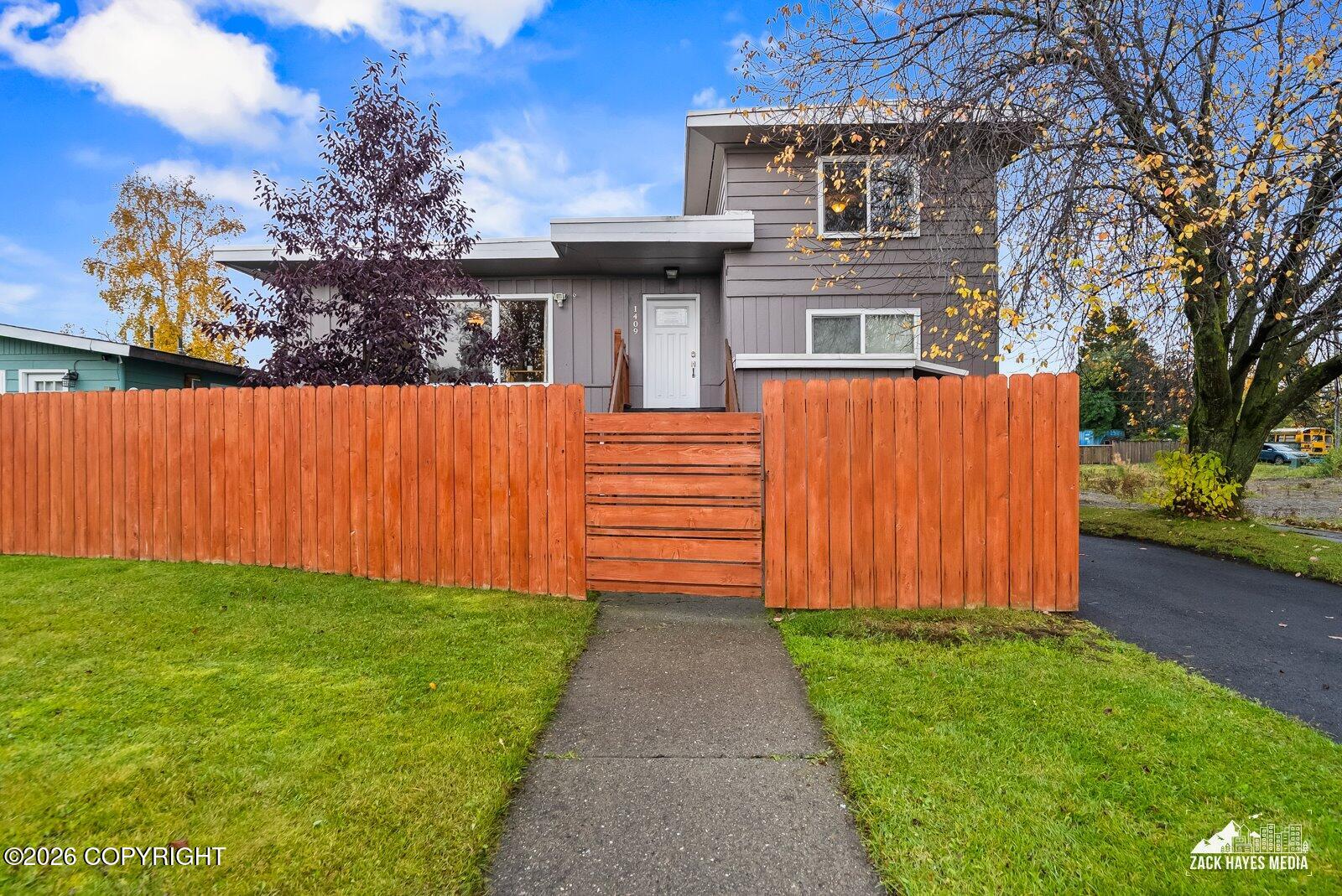 1409 Juneau Street Property Photo 2