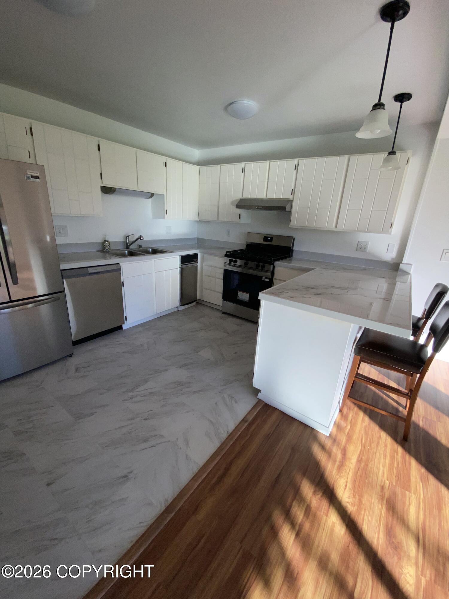 5402 W Dimond Boulevard #a1 Property Photo 11