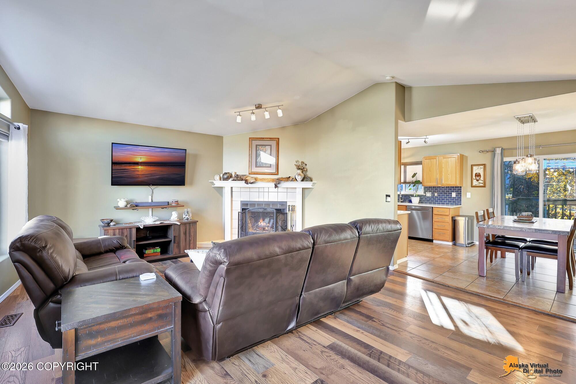 5534 College Meadow Circle Property Photo 6
