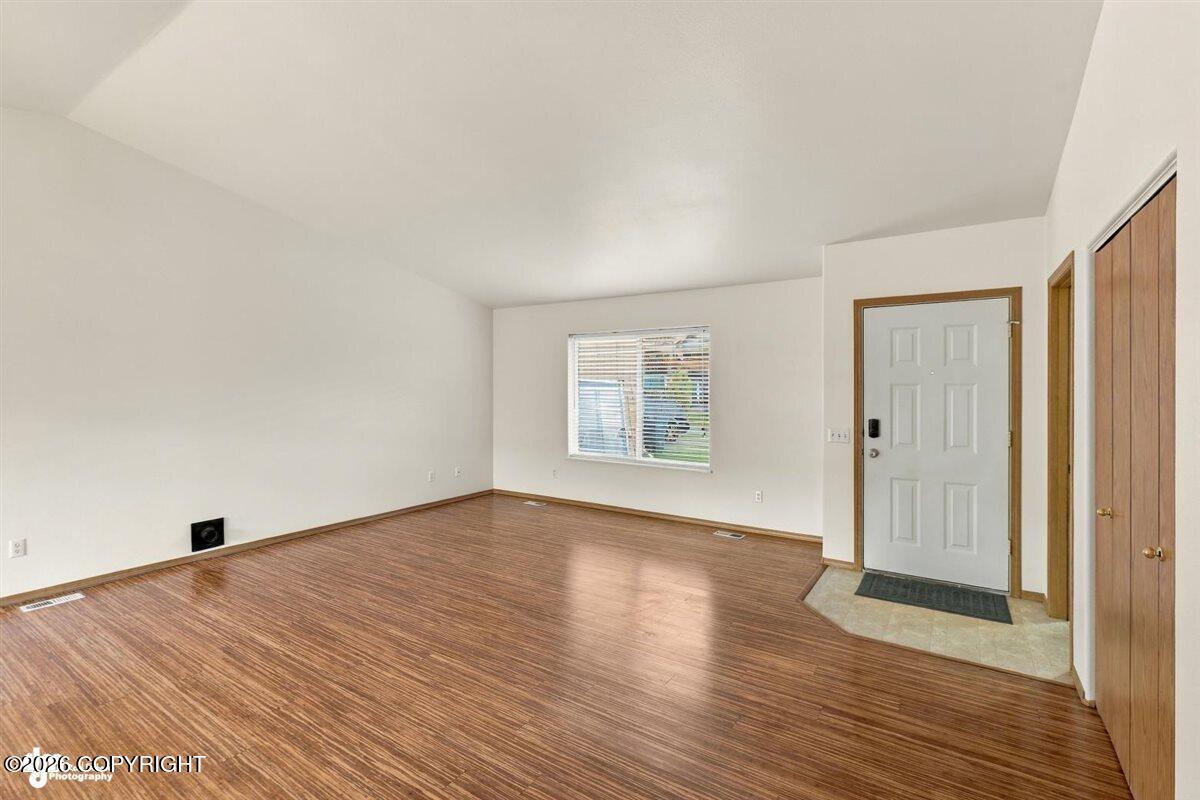 1151 Bentree Circle Property Photo 4