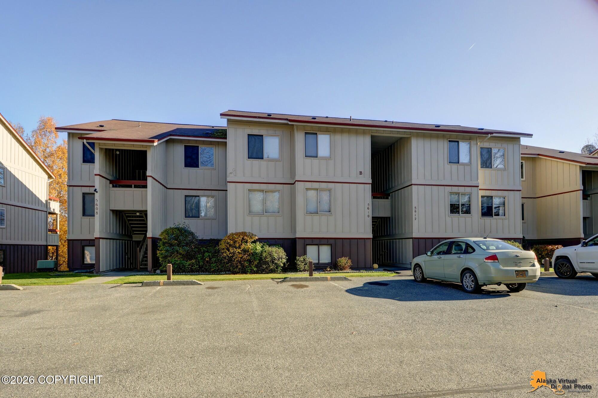 5608 E 40th Avenue #b301 Property Photo 13