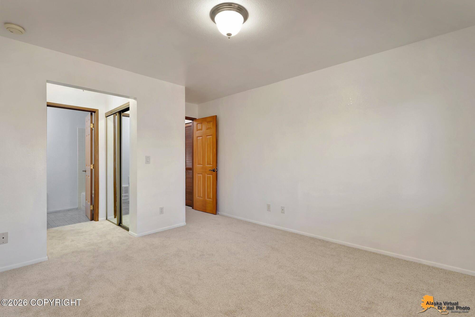 5608 E 40th Avenue #b301 Property Photo 25