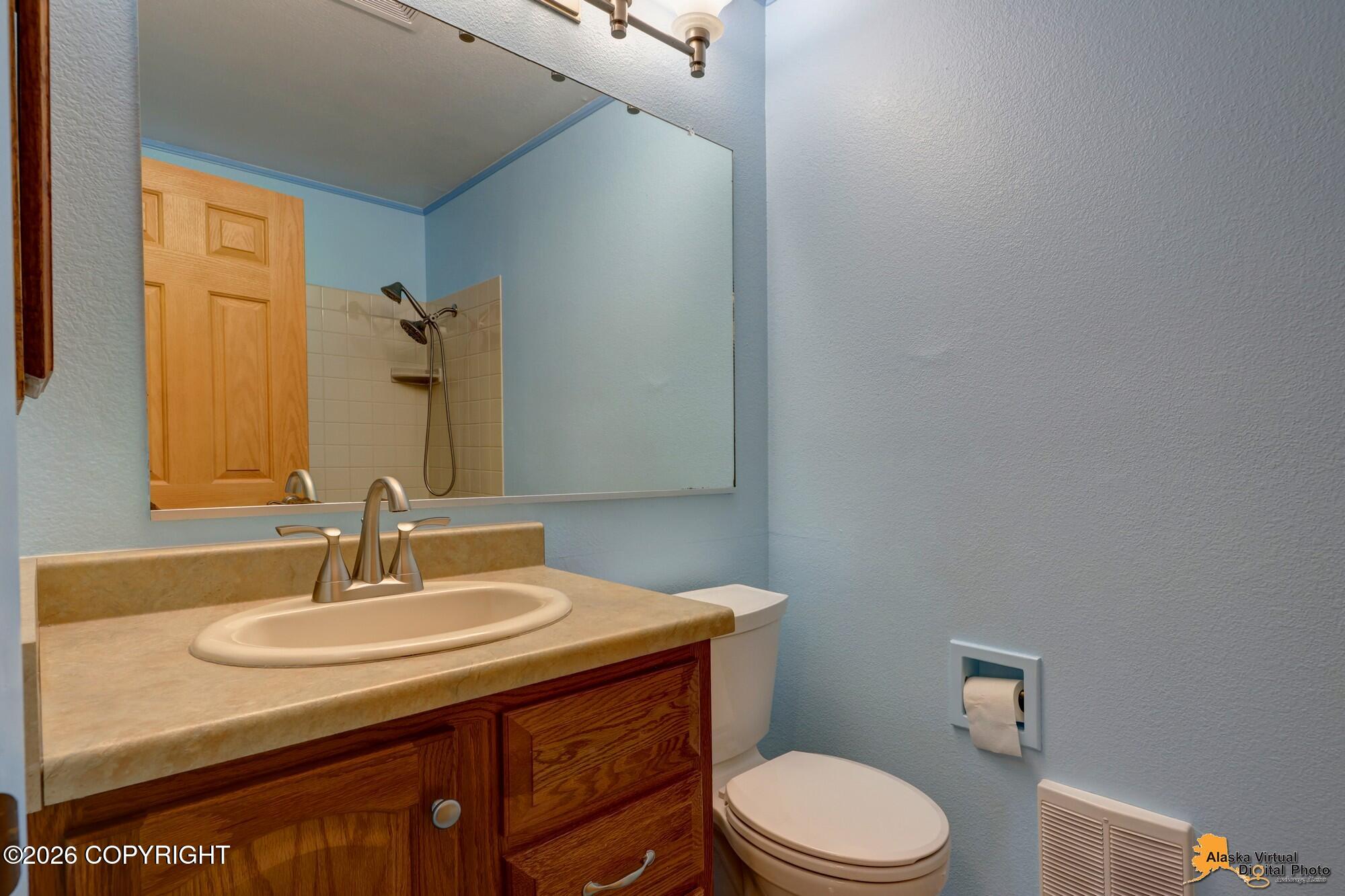 5608 E 40th Avenue #b301 Property Photo 26