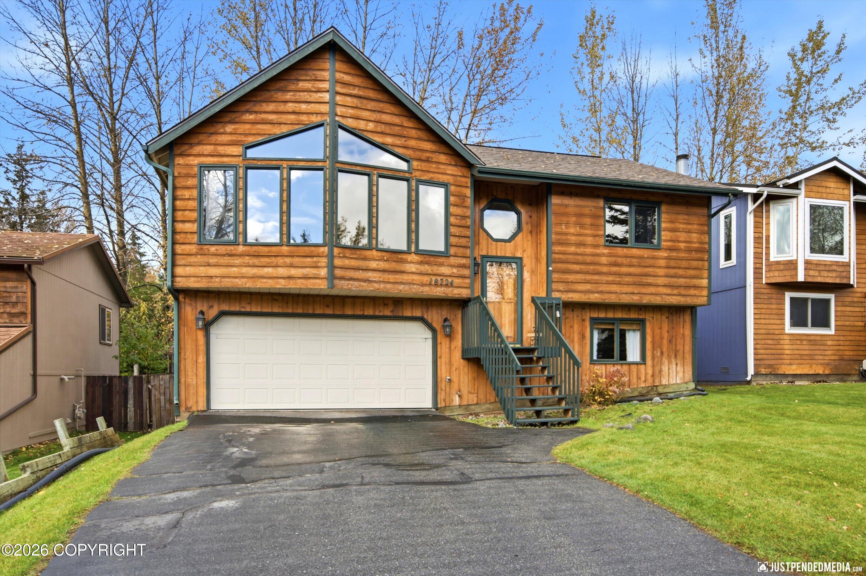 18724 Price Island Circle Property Photo 3