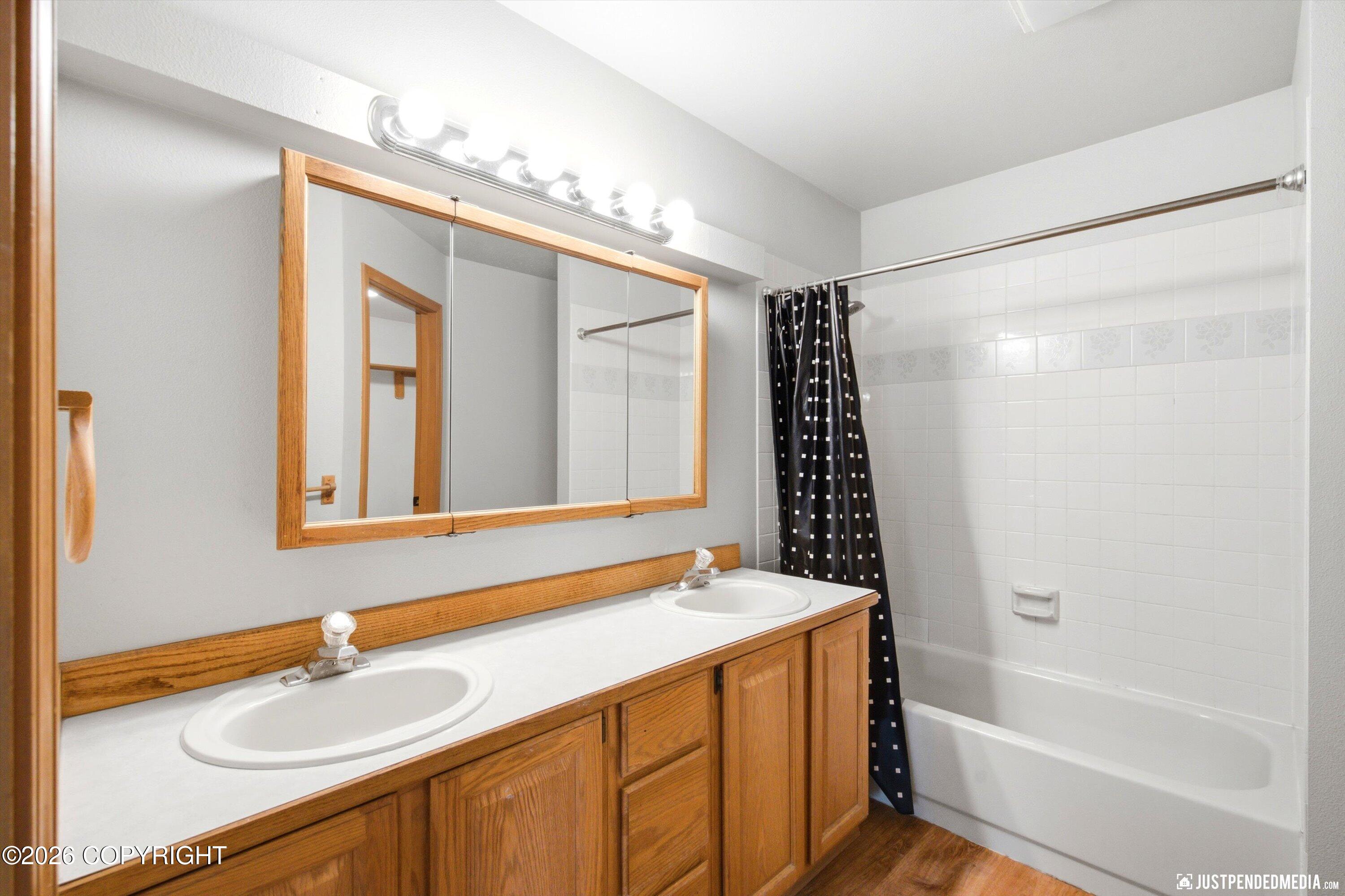 18724 Price Island Circle Property Photo 32