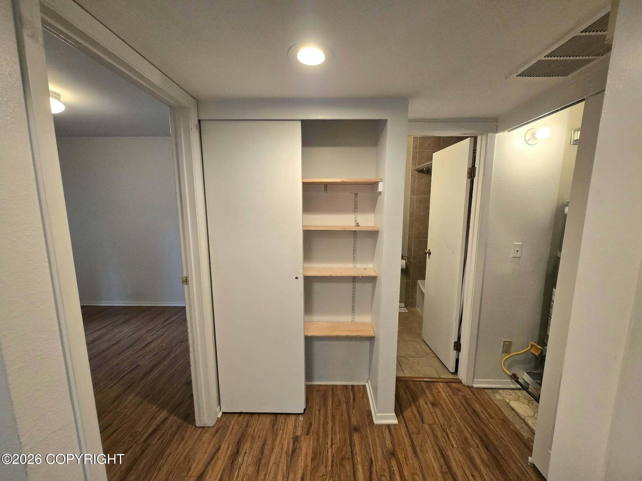 7222 Foxridge Circle #14-h Property Photo 3