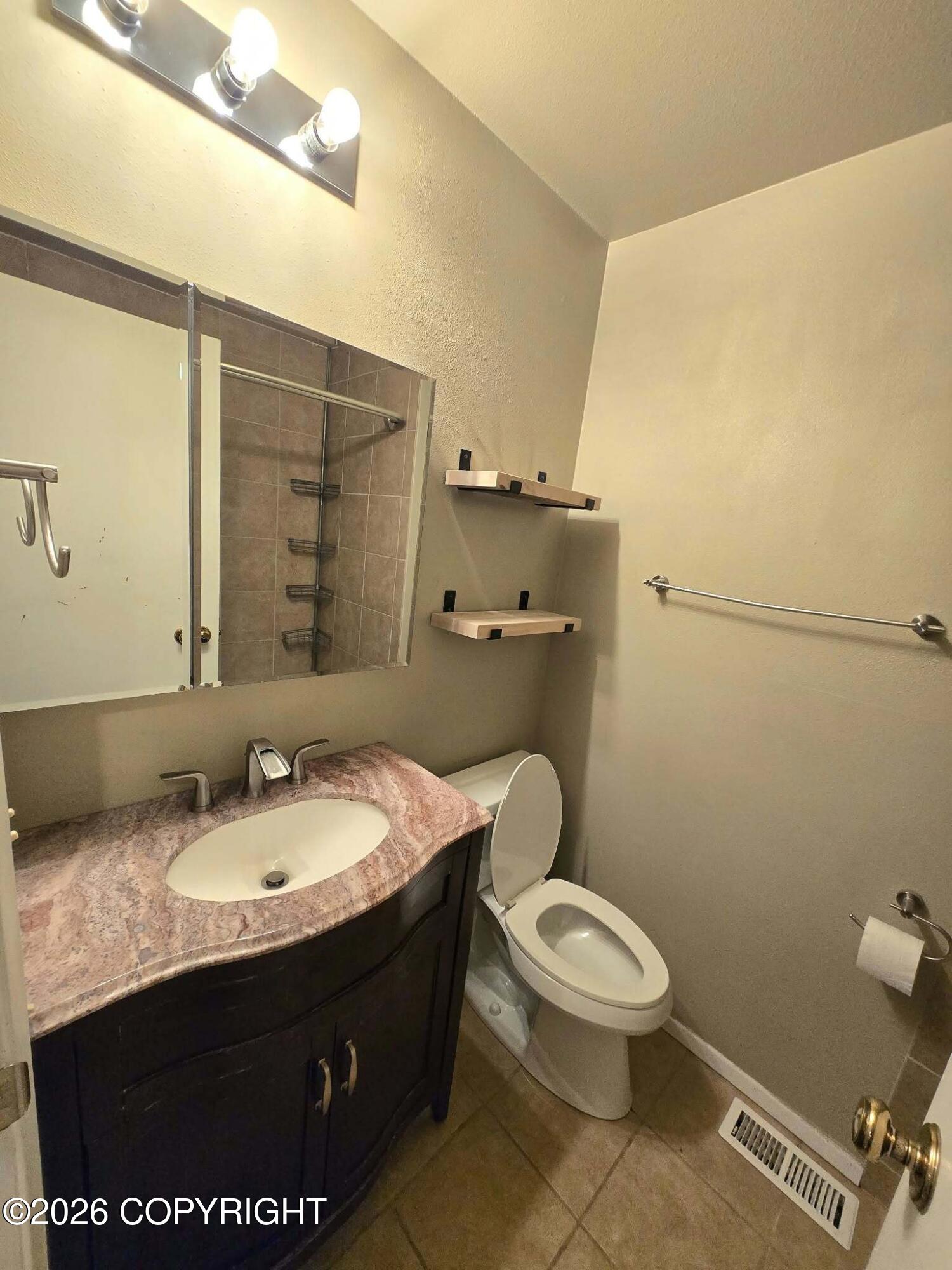 7222 Foxridge Circle #14-h Property Photo 11