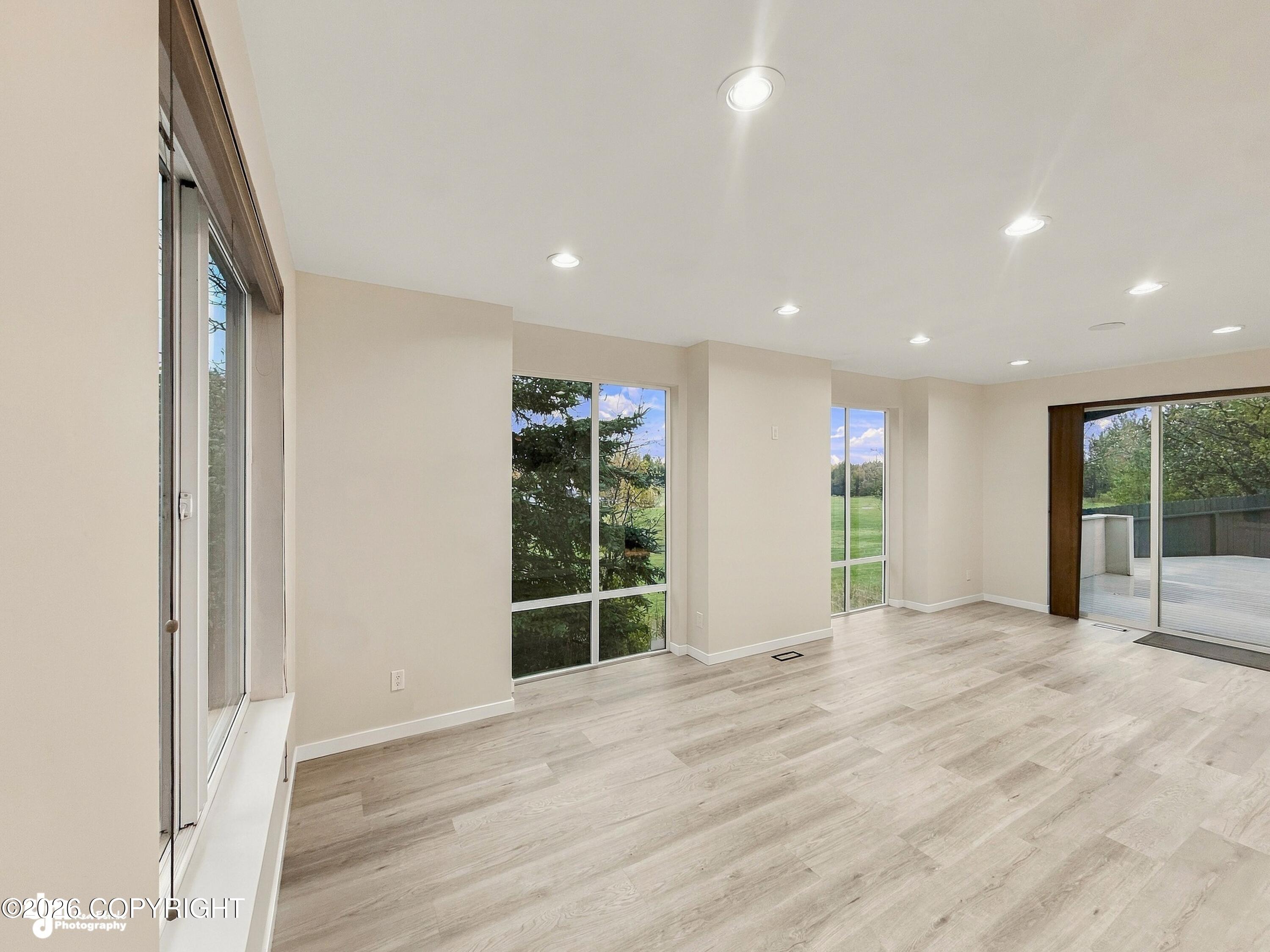 8886 Jade Street Property Photo 5