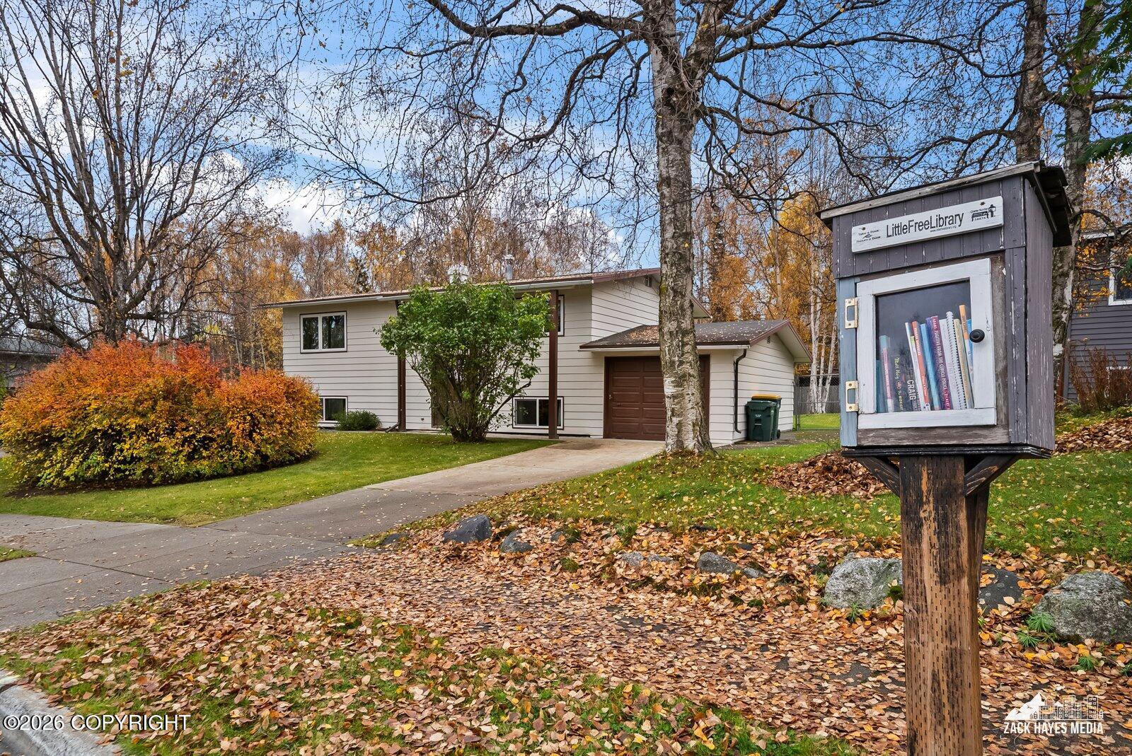 2201 Lake George Drive Property Photo 2