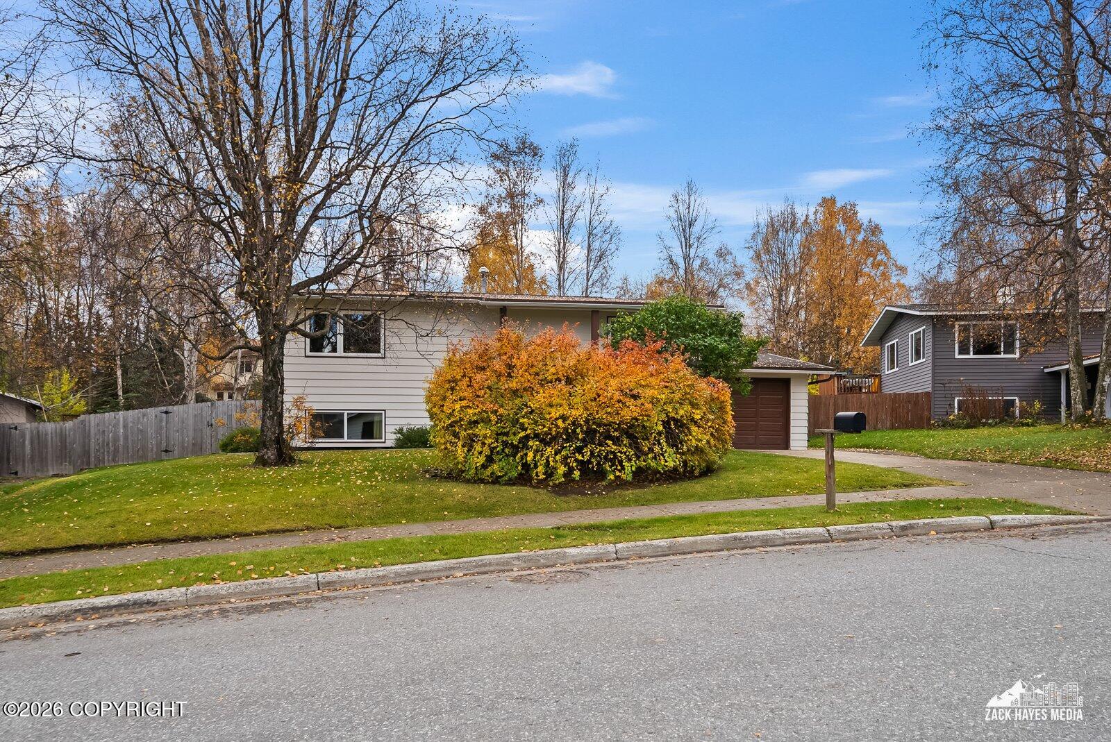 2201 Lake George Drive Property Photo 3