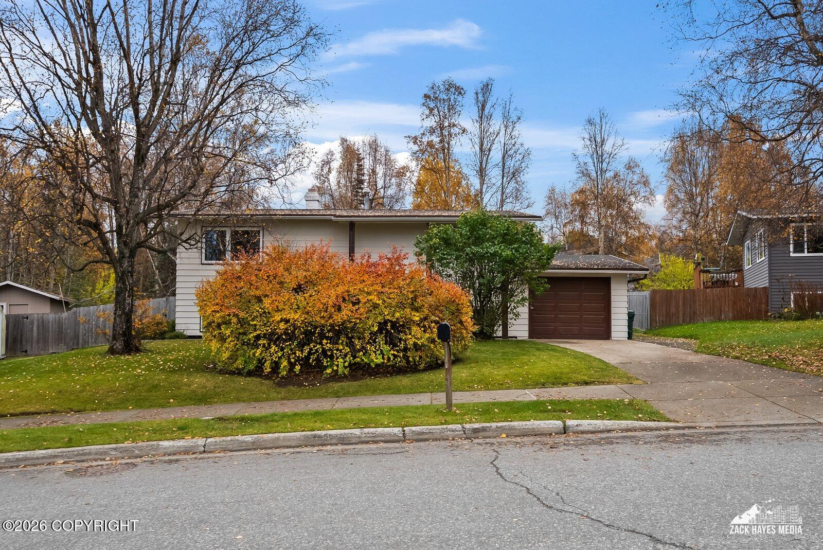2201 Lake George Drive Property Photo 4