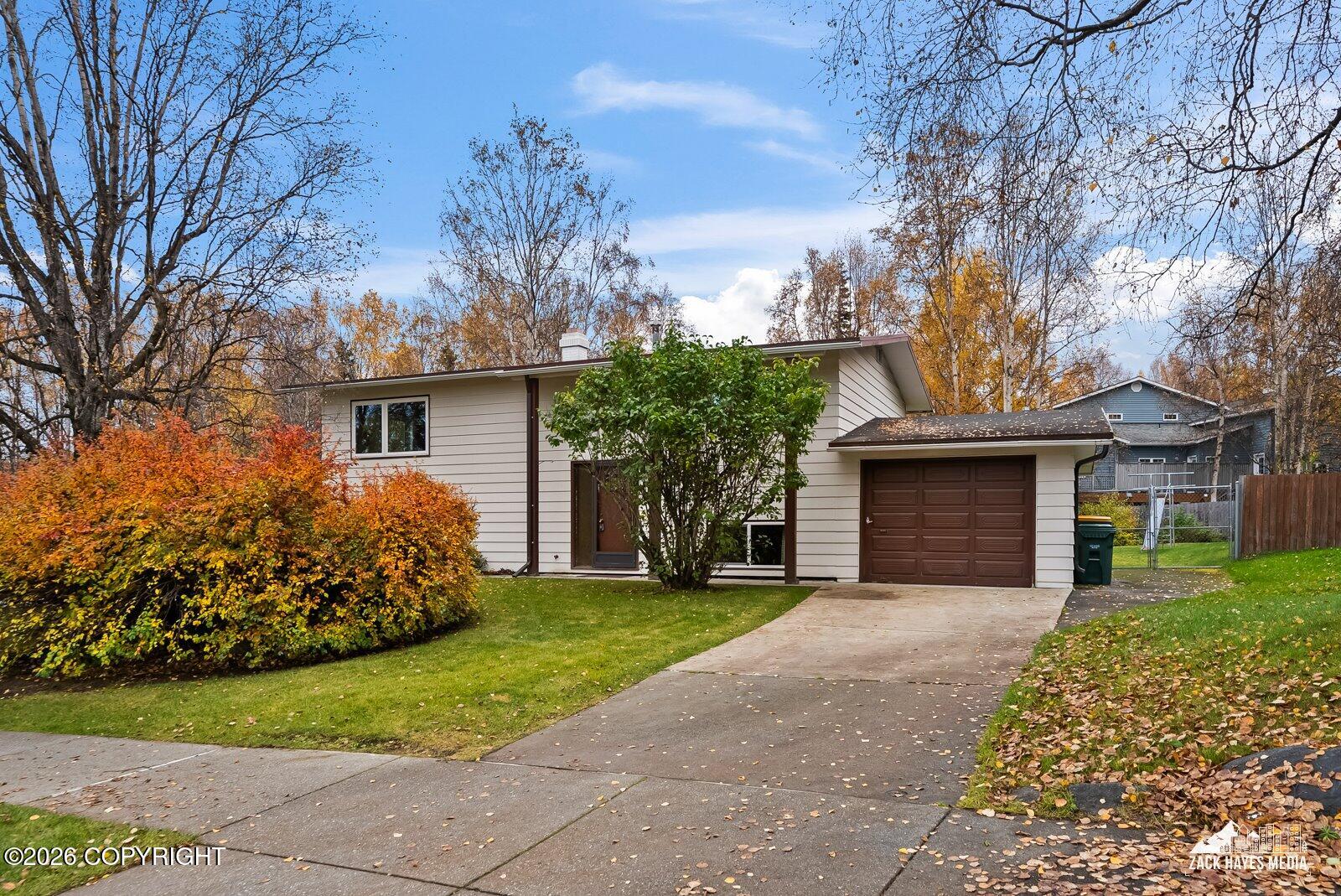 2201 Lake George Drive Property Photo 5