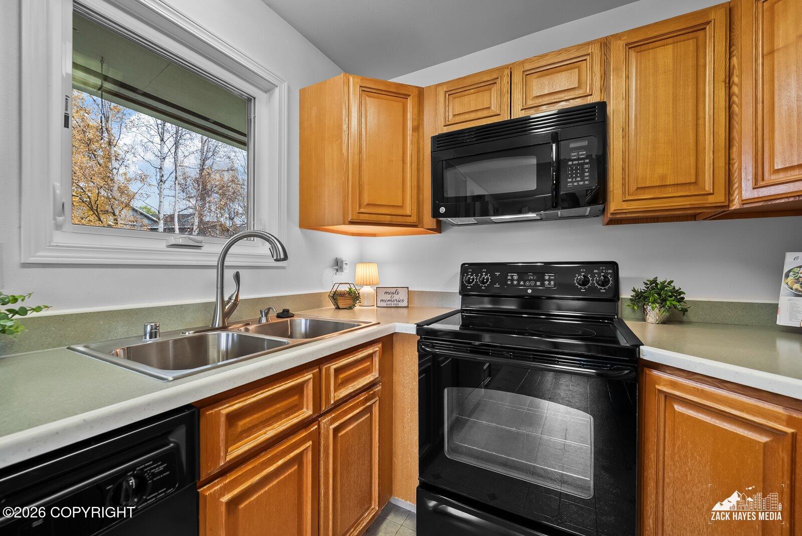 2201 Lake George Drive Property Photo 19
