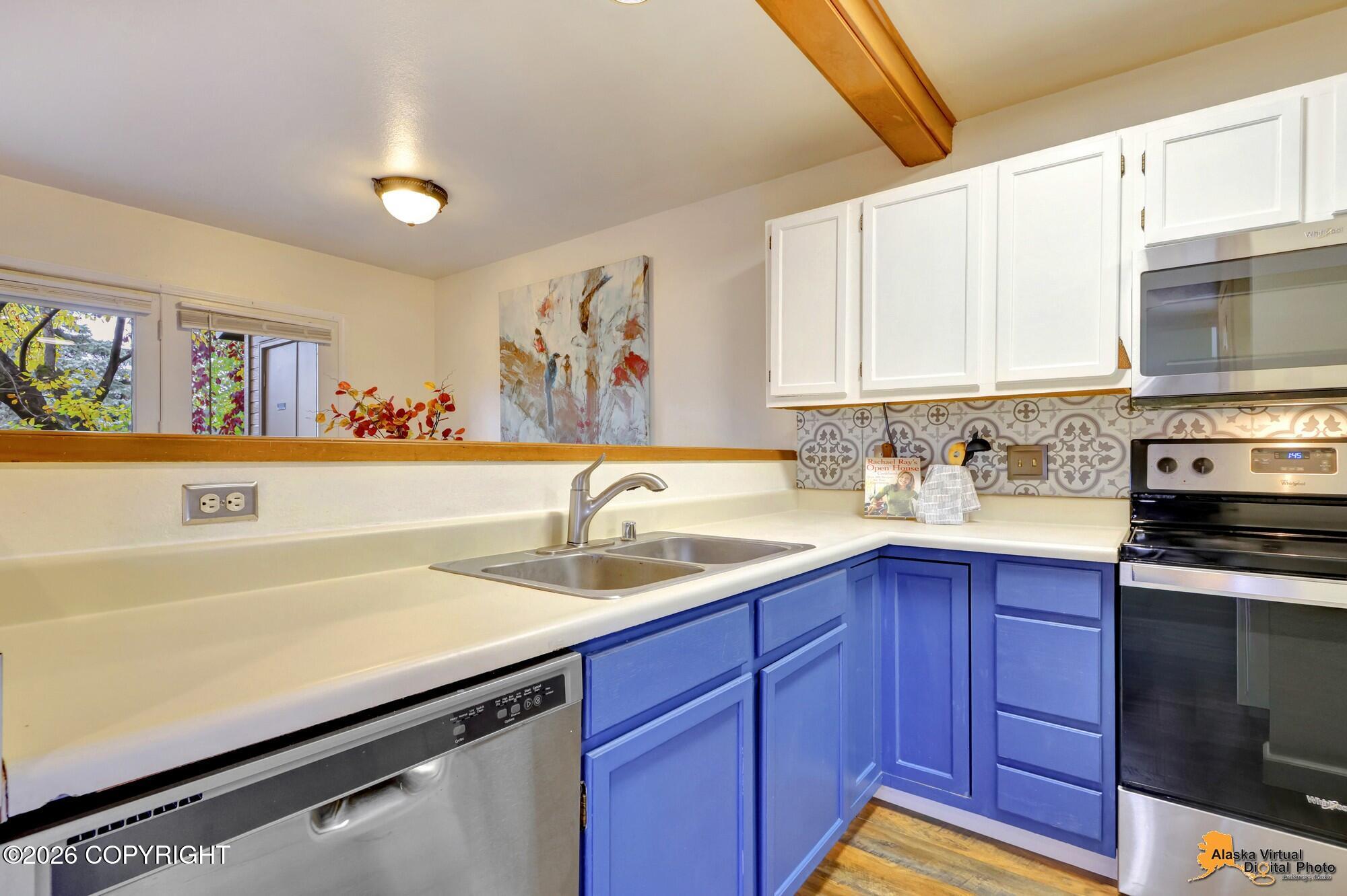 6420 E Northern Lights Boulevard #7b Property Photo 9