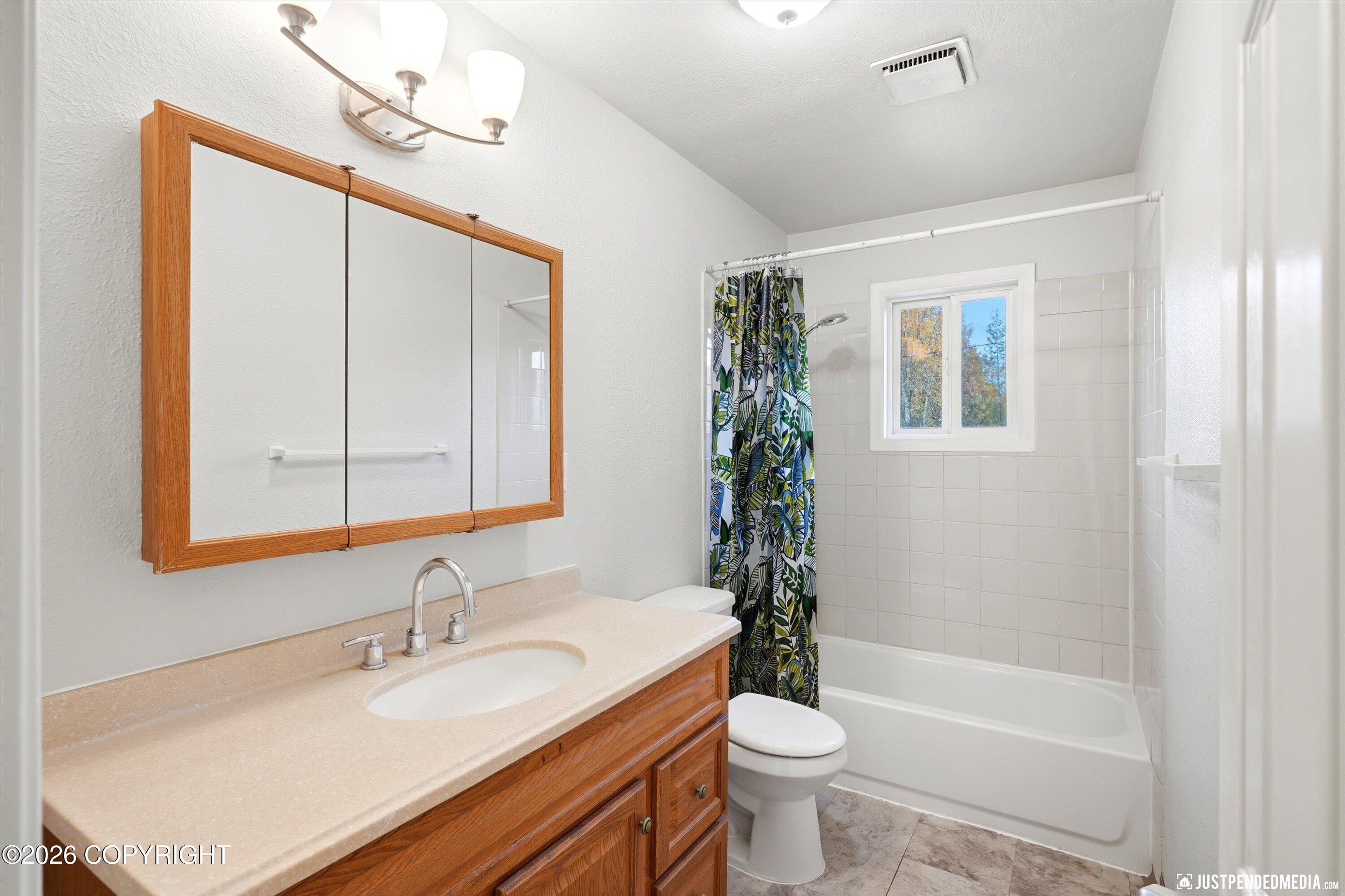 1543 Karluk Street Property Photo 15