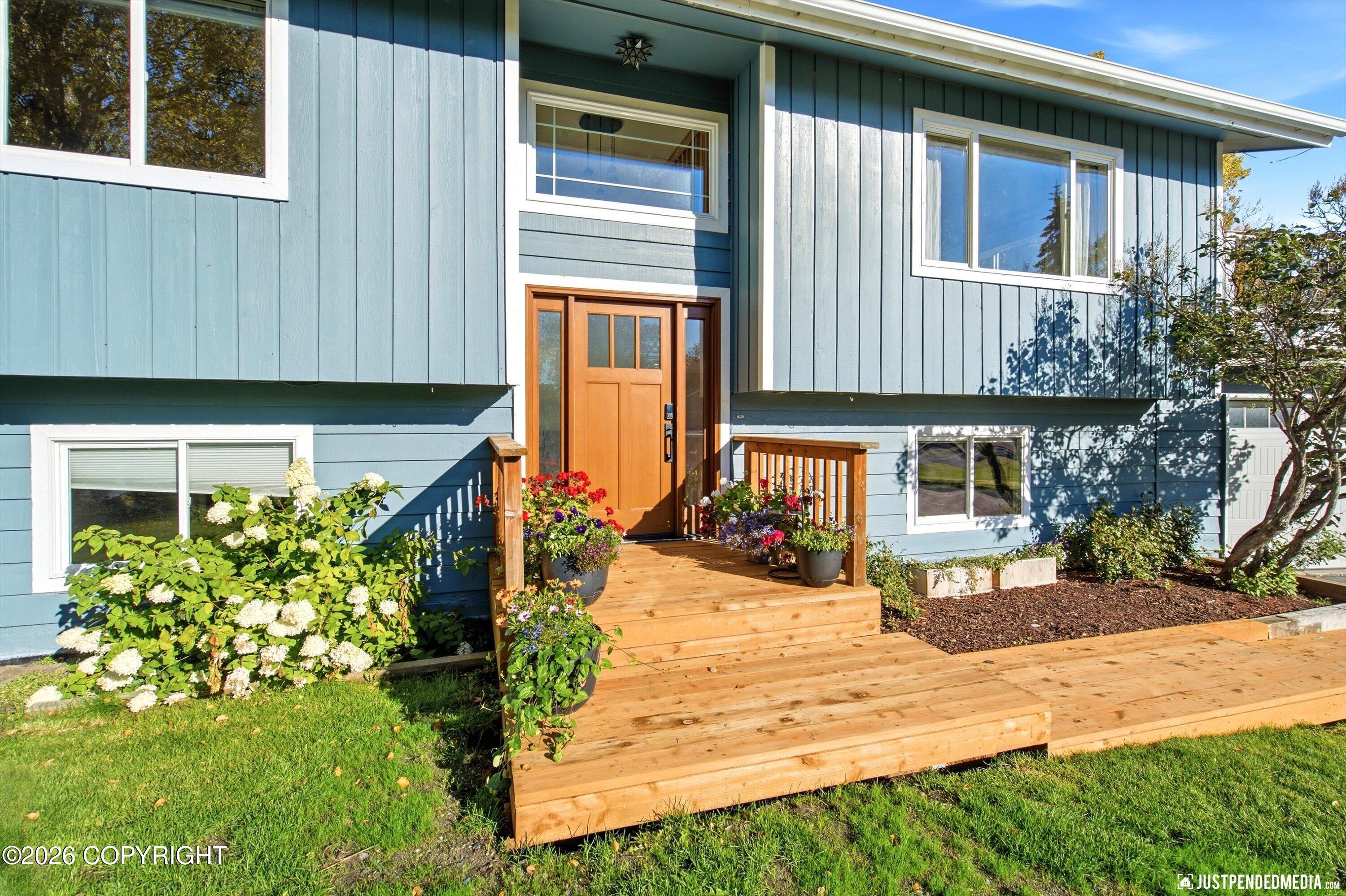 10121 Marmot Court Property Photo 5