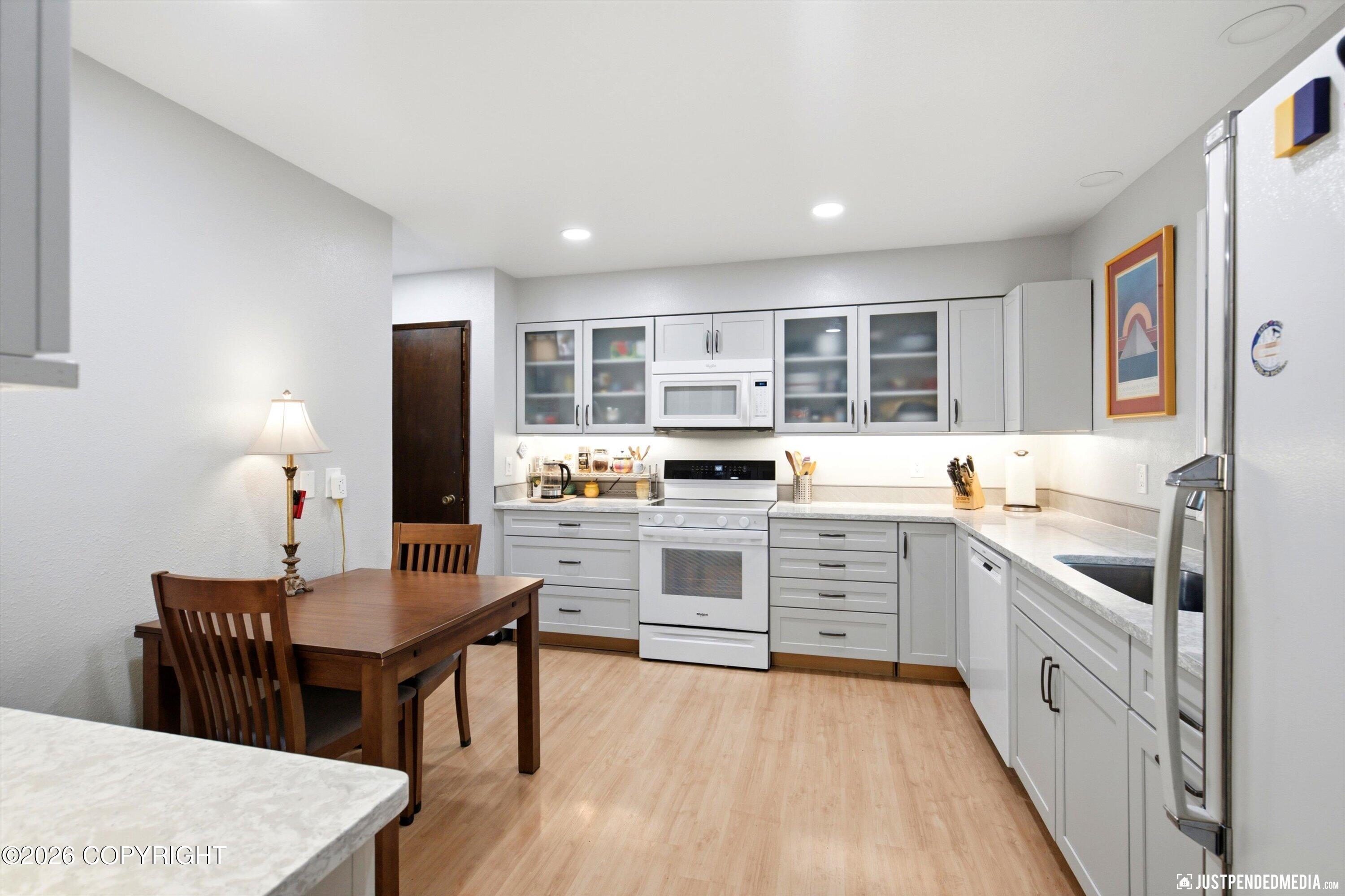 10020 Lone Tree Drive Property Photo 15