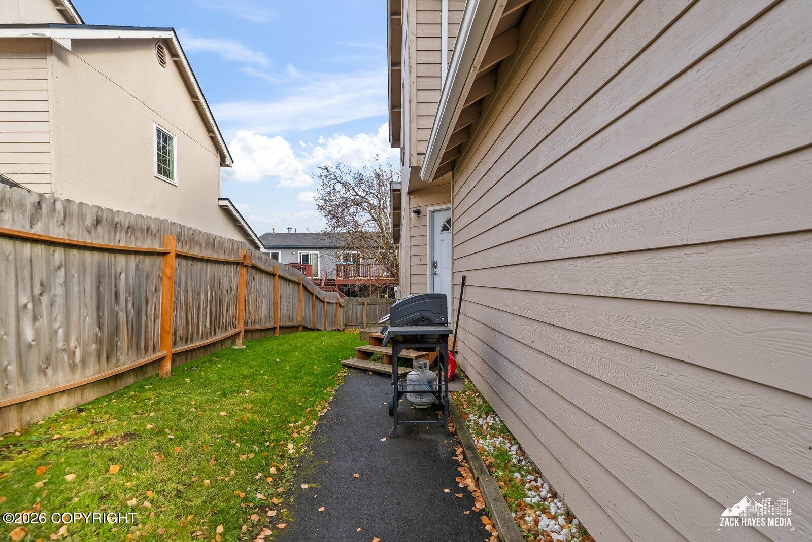 8925 Joy Circle Circle Property Photo 5