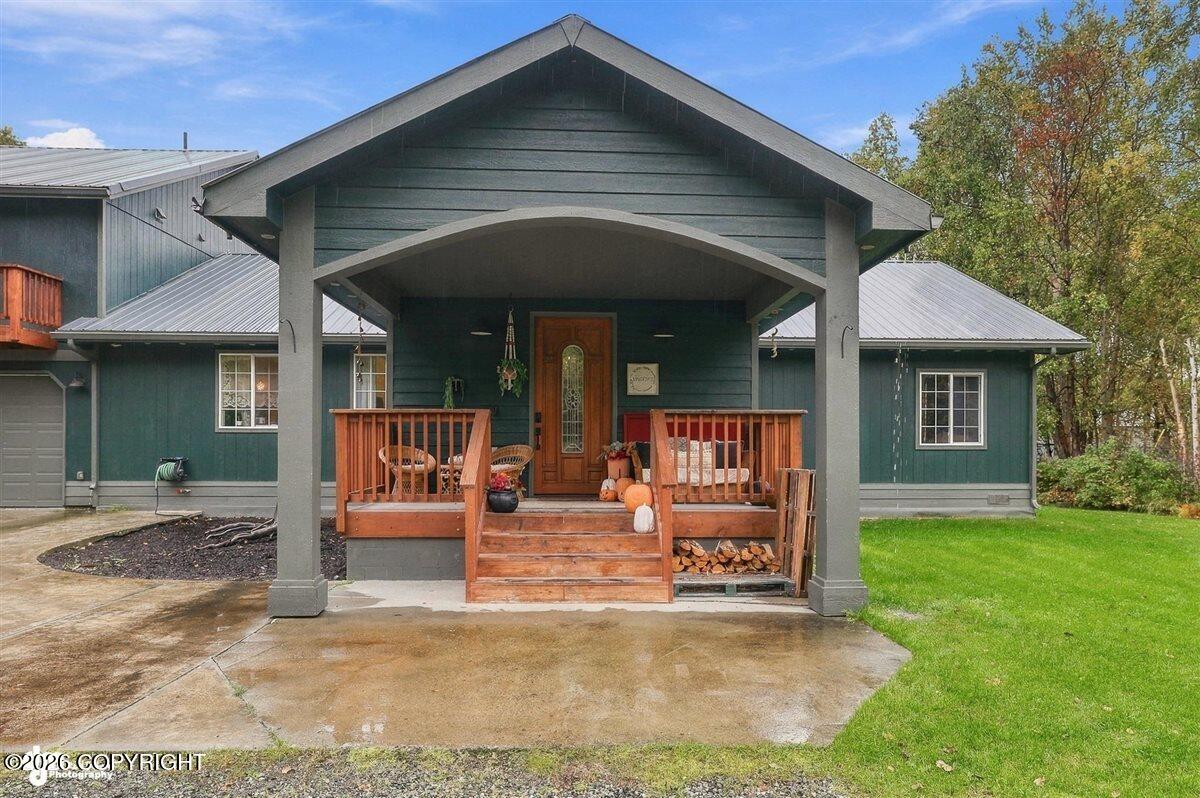1130 E Lee Street Property Photo 3