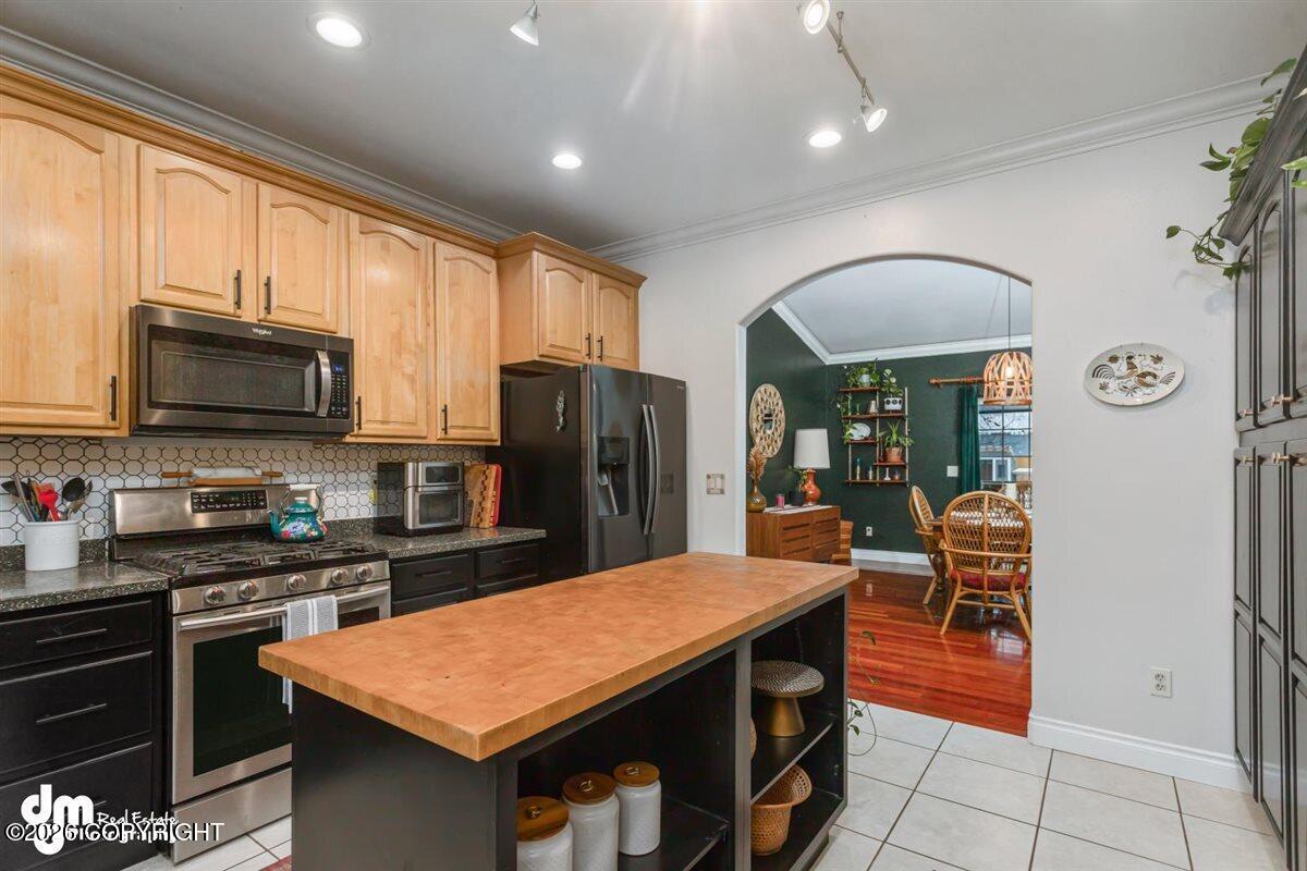1130 E Lee Street Property Photo 23
