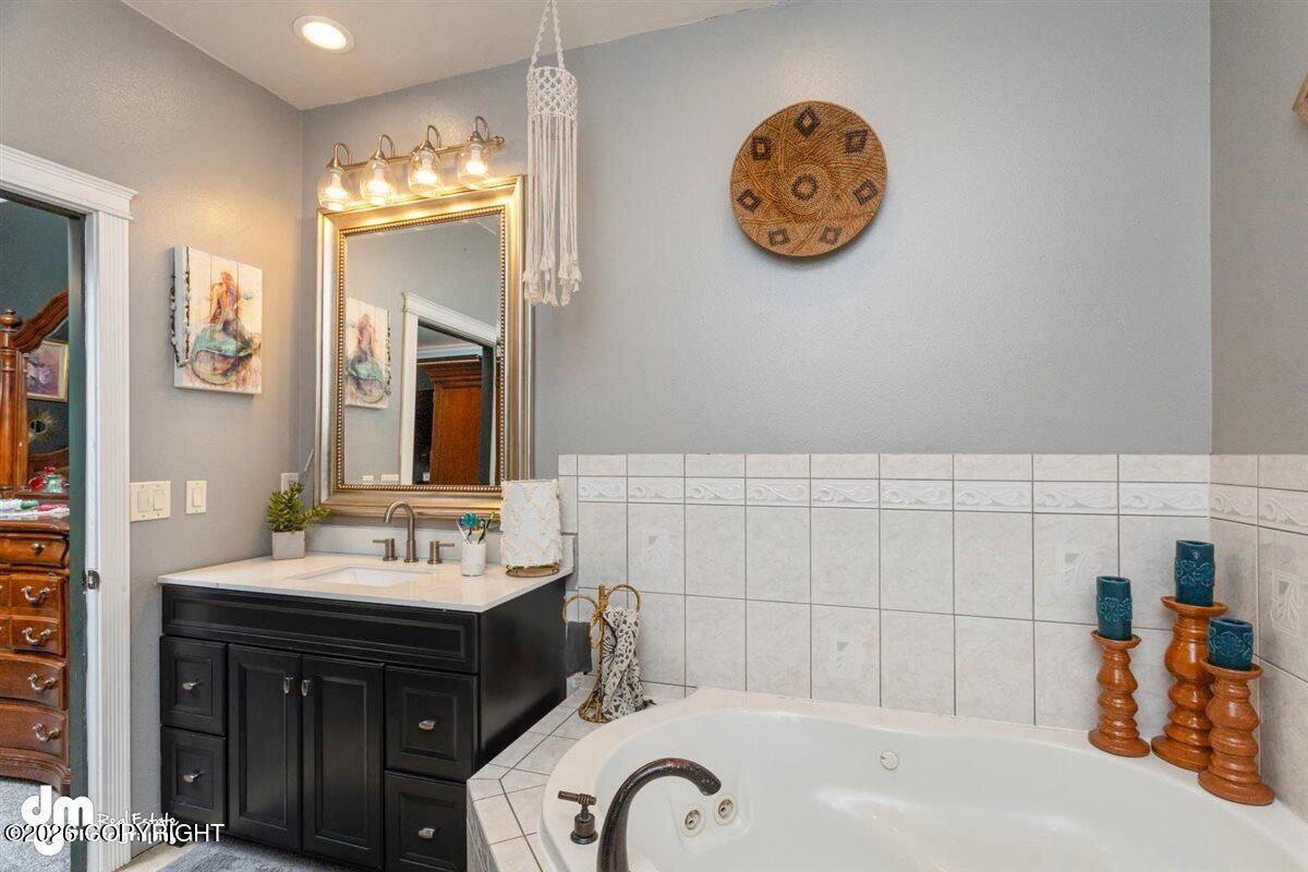 1130 E Lee Street Property Photo 33