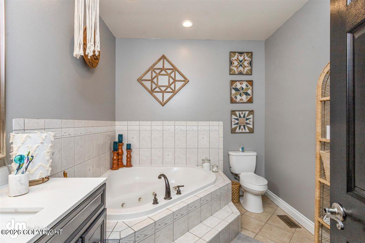 1130 E Lee Street Property Photo 38