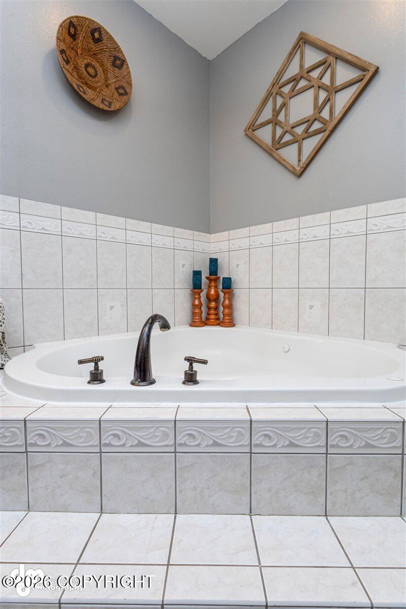 1130 E Lee Street Property Photo 39