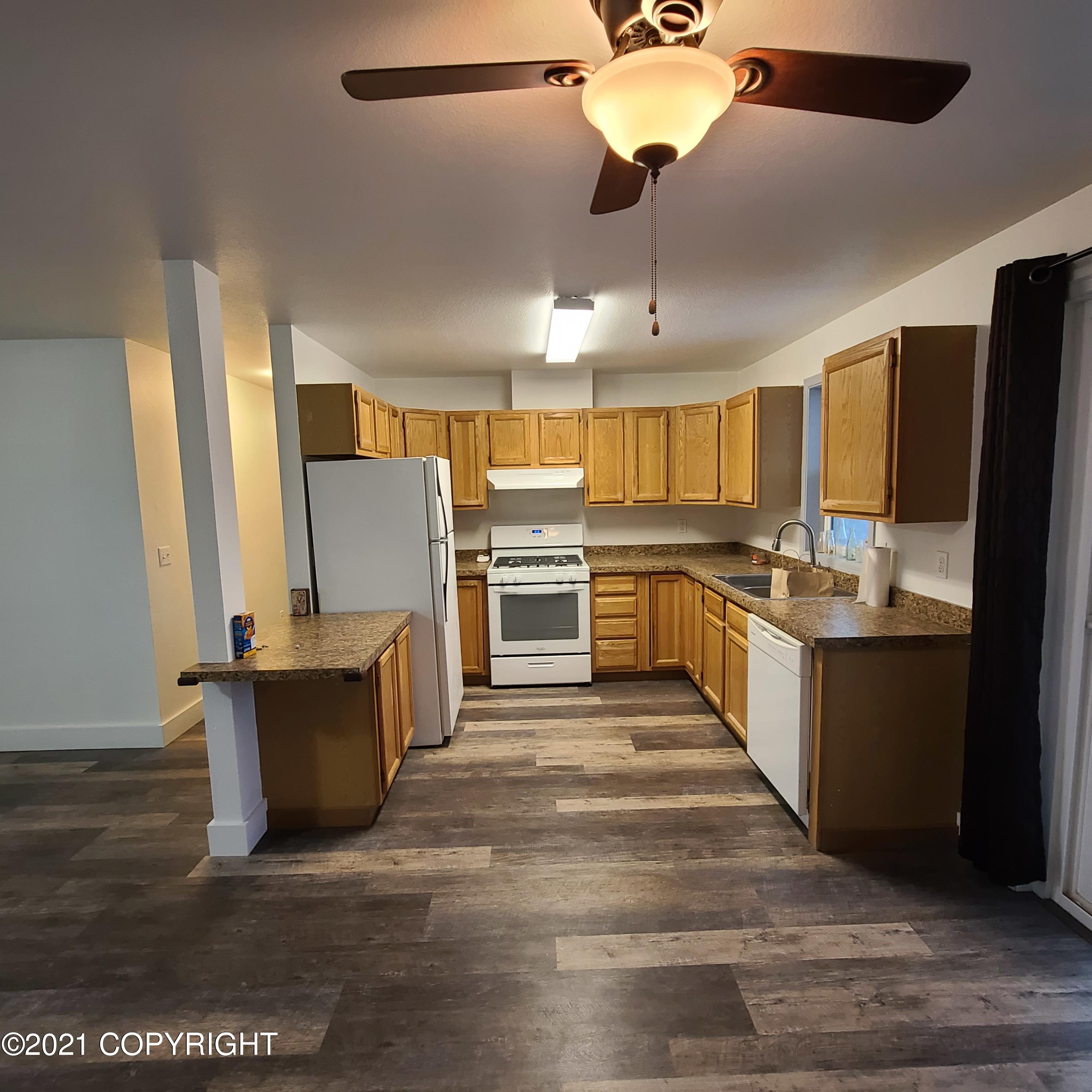 1080 E Broadway Avenue Property Photo 17