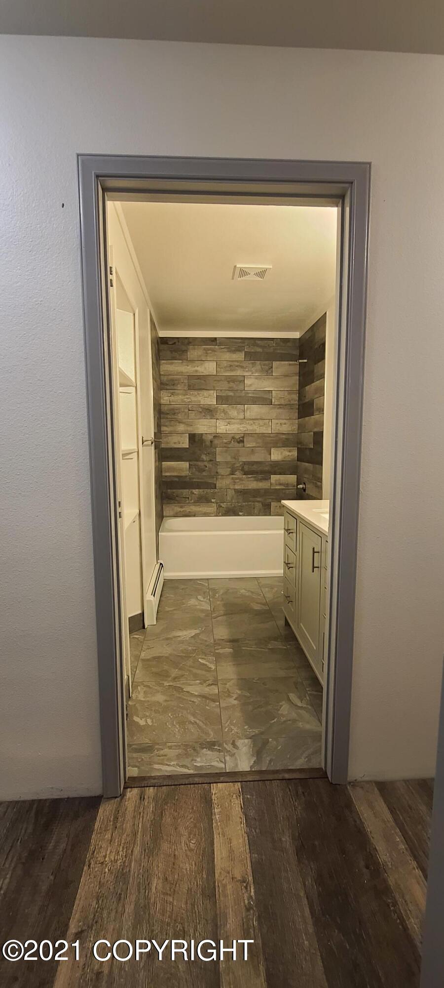 1080 E Broadway Avenue Property Photo 29