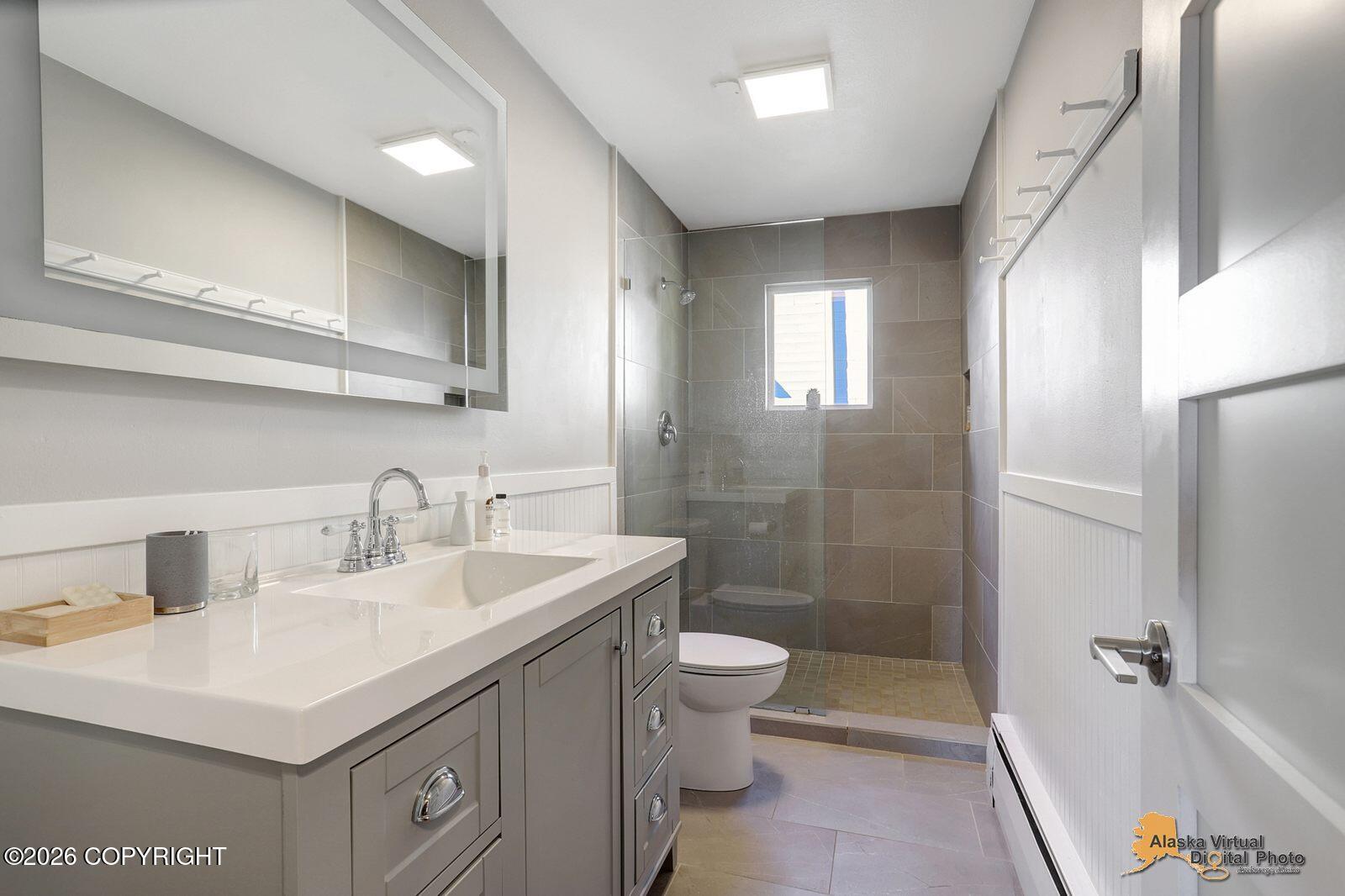 1332 W 12th Avenue Property Photo 13