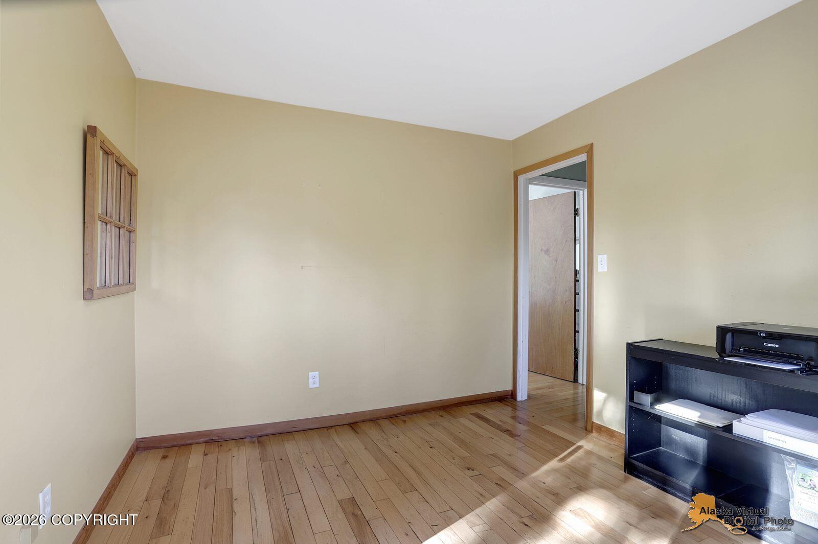 1332 W 12th Avenue Property Photo 17