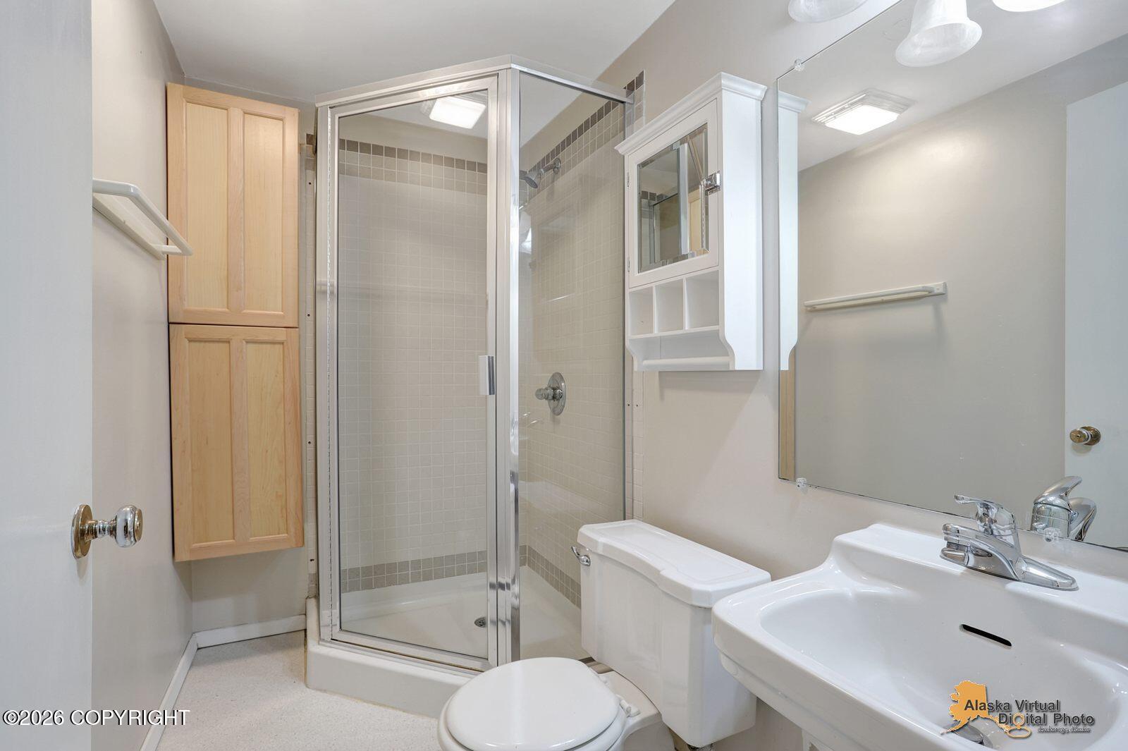 1332 W 12th Avenue Property Photo 24